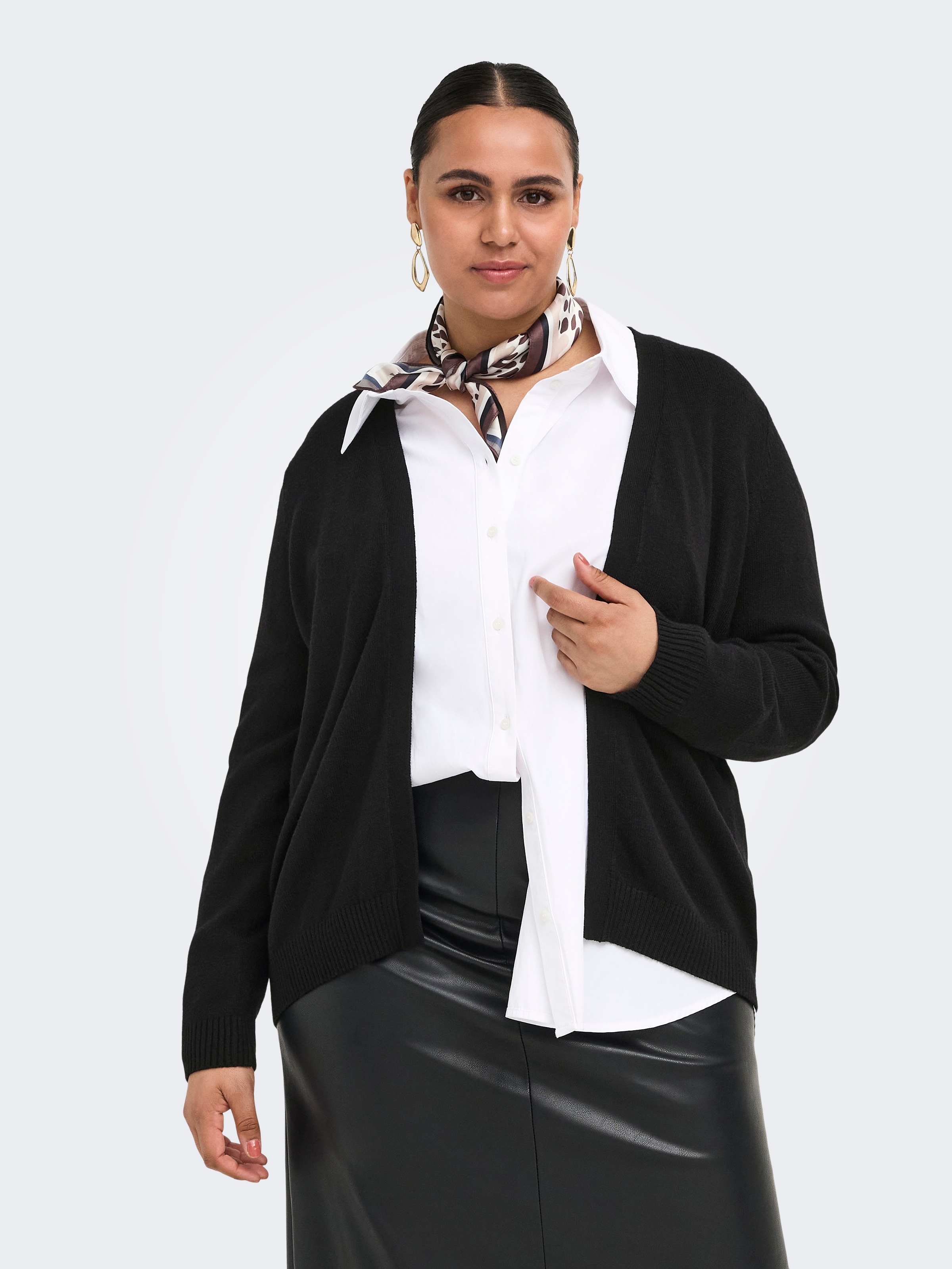 ONLY CARMAKOMA Strickjacke »CARPRINCESS LS SHORT CARDI NOOS« Viskosemischung