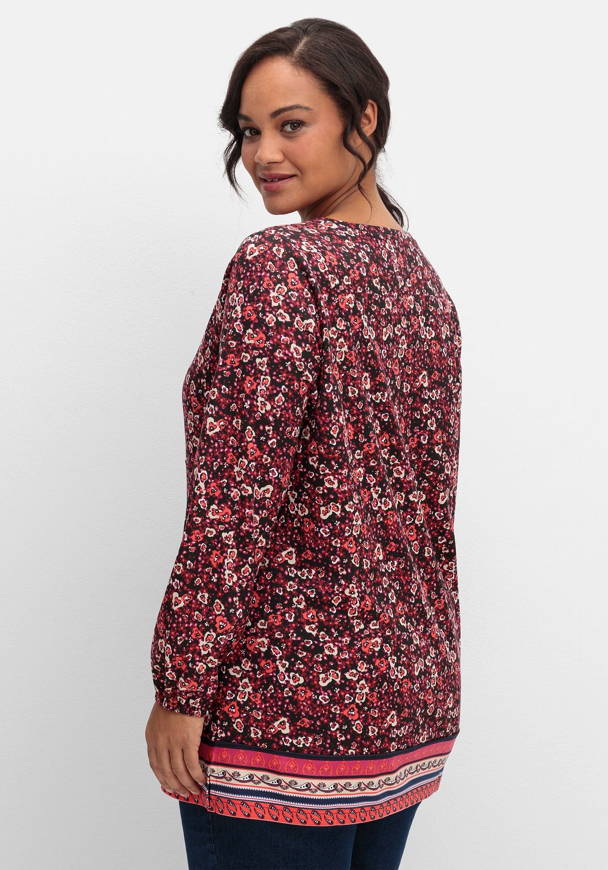 Sheego Langarmshirt »Langarmshirt in A-Linie, mit Raffungen«, in A-Linie, mit Raffungen
