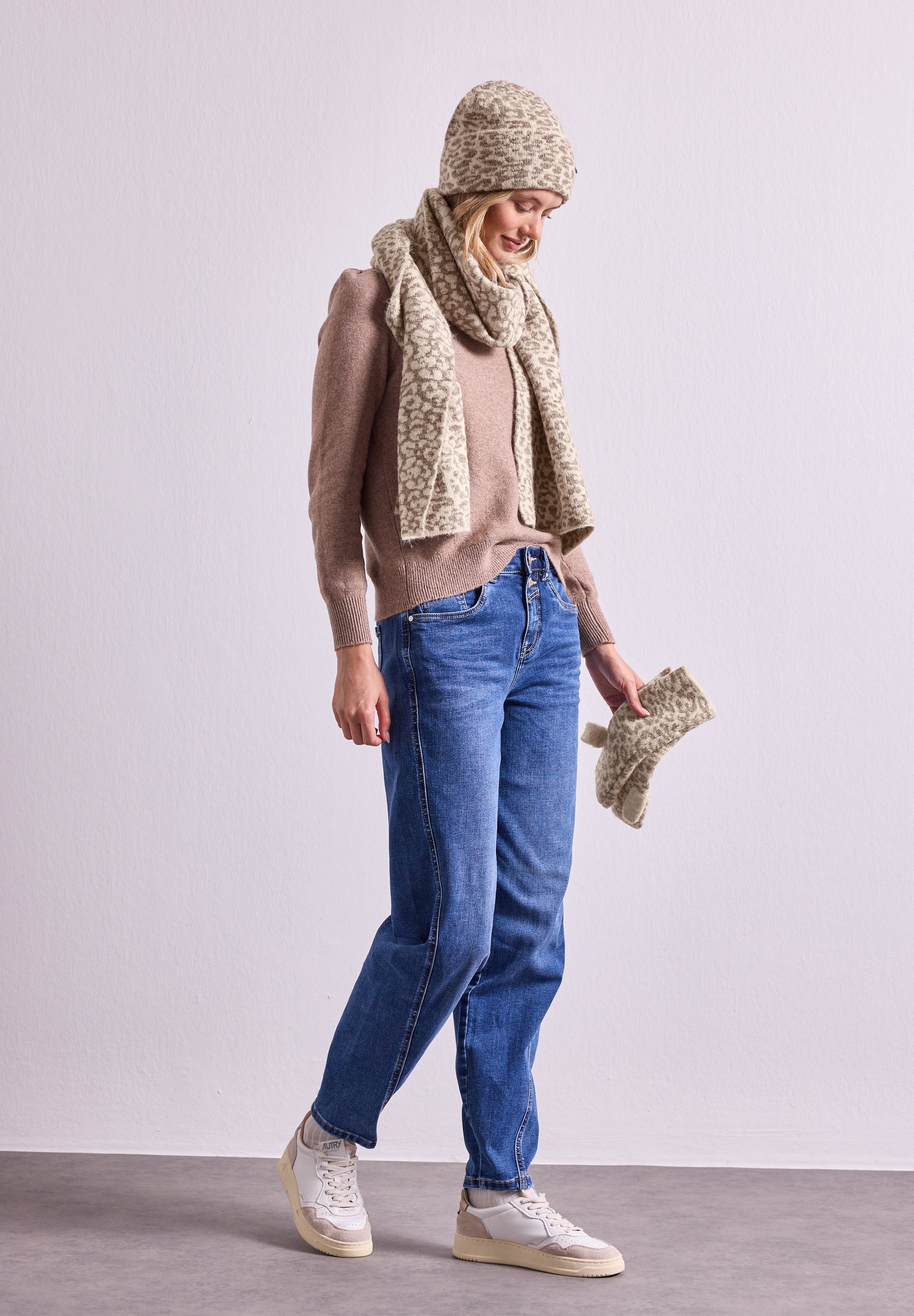 STREET ONE Strickschal Jacquard Schal mit Leo-Muster