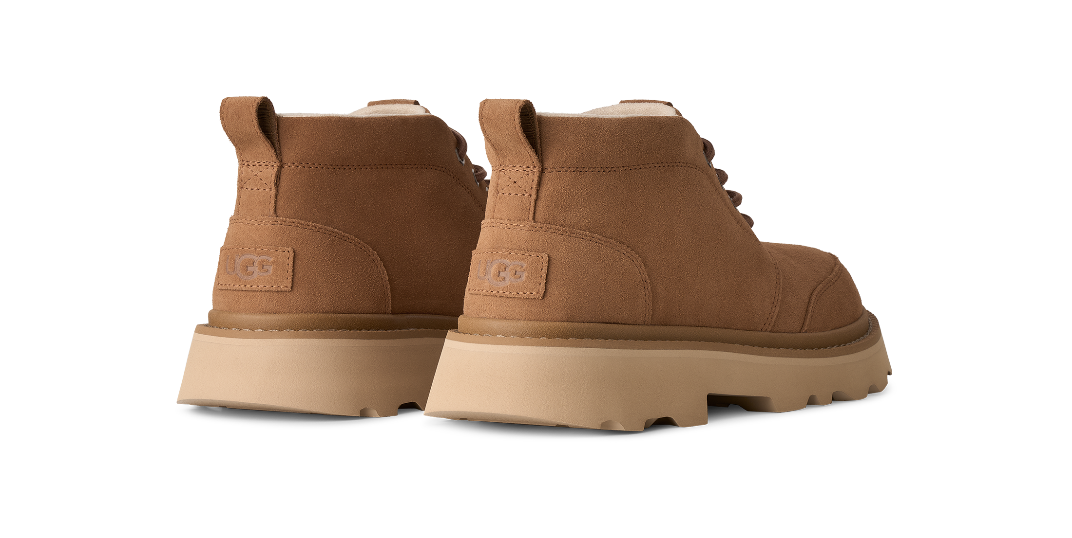 UGG Schnürboots »M CHUKKA LUG«  Winterboots mit Ziernähten und Logoprägung