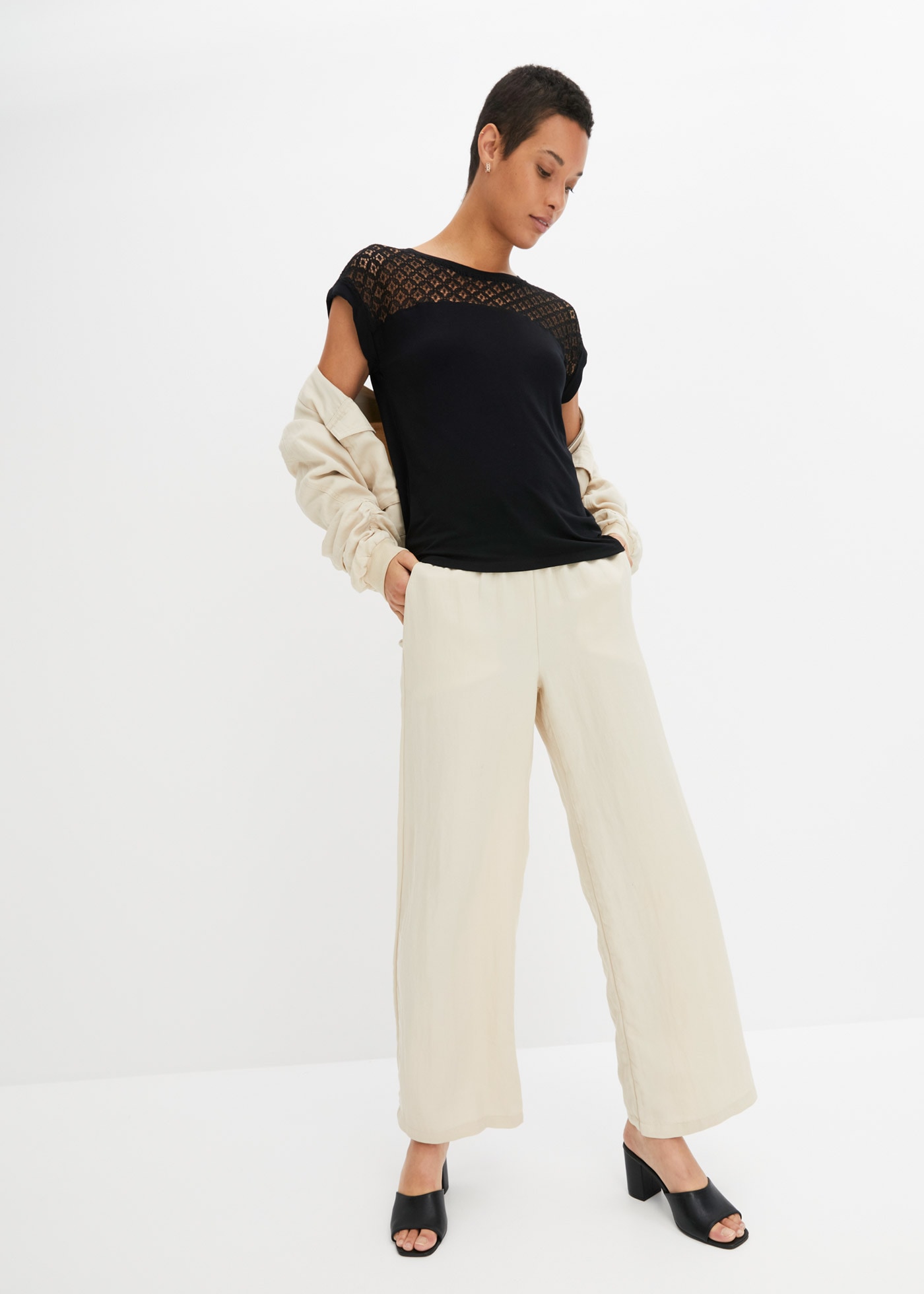 bonprix T-Shirt »Shirt aus Viskose-Mix« gerade Passform, Kurzarm, für vielseitige Anlässe, aus Viskose-Mix