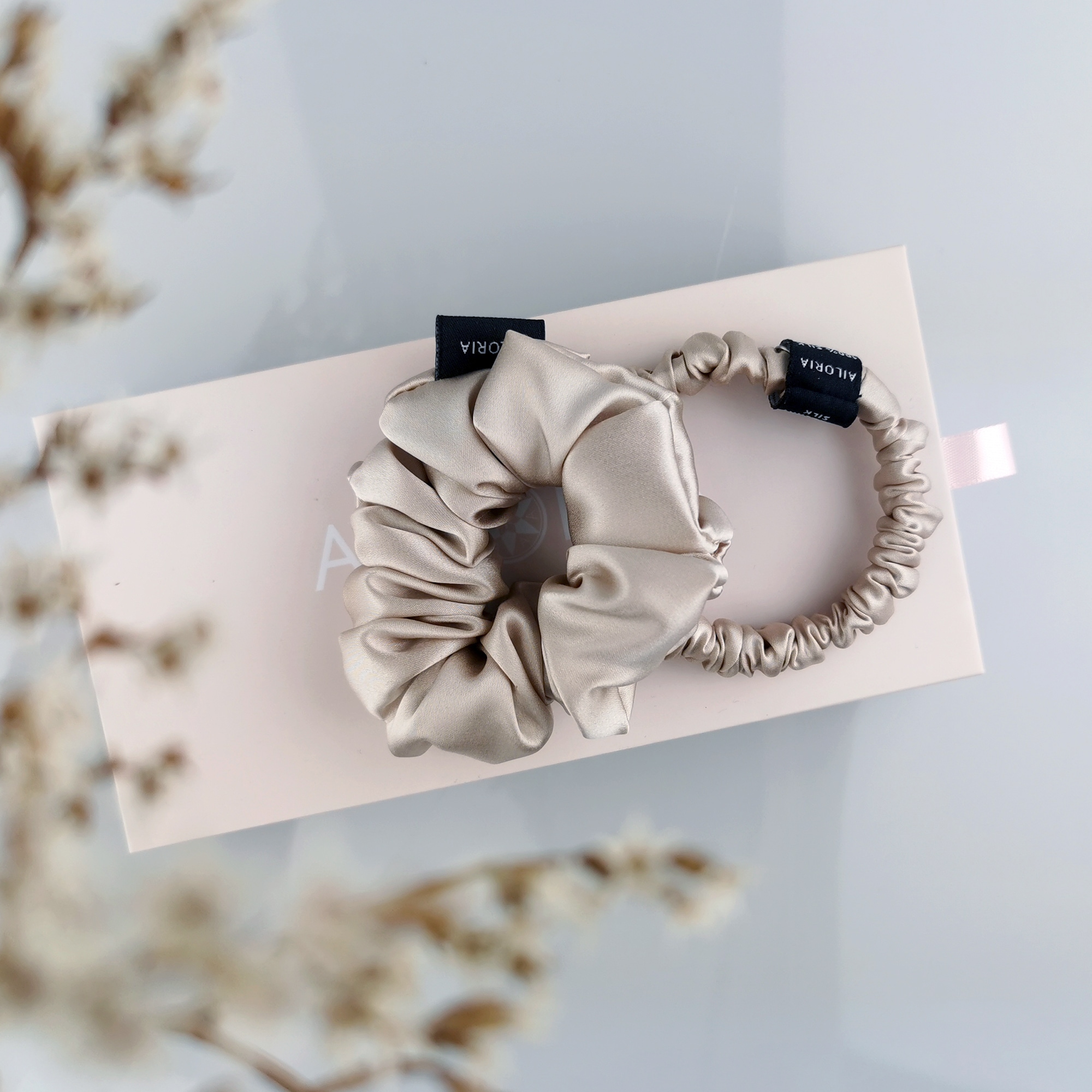 AILORIA Seidentuch »Set Scrunchies S und M aus Seide DOUX«