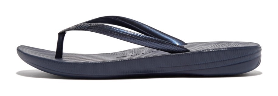 Fitflop Zehentrenner »IQUSHION«, Keilabsatz, Sommerschuh, Schlappen in schmaler Form