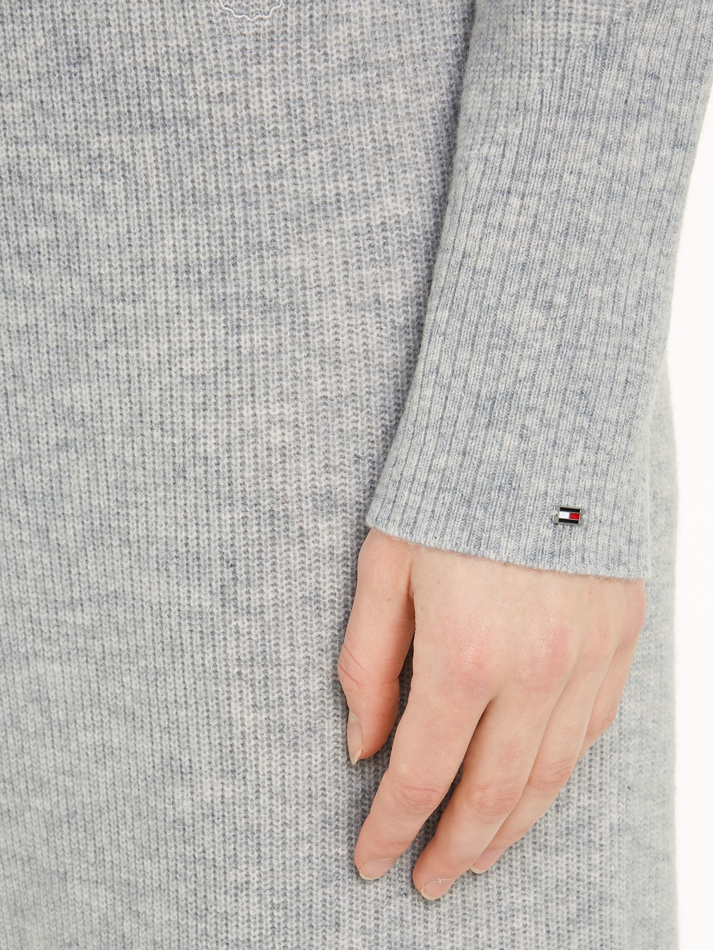 Tommy Hilfiger Strickkleid »WOOL CASH ROLL-NK LONG DRESS«, mit Logostickerei, in Rippoptik
