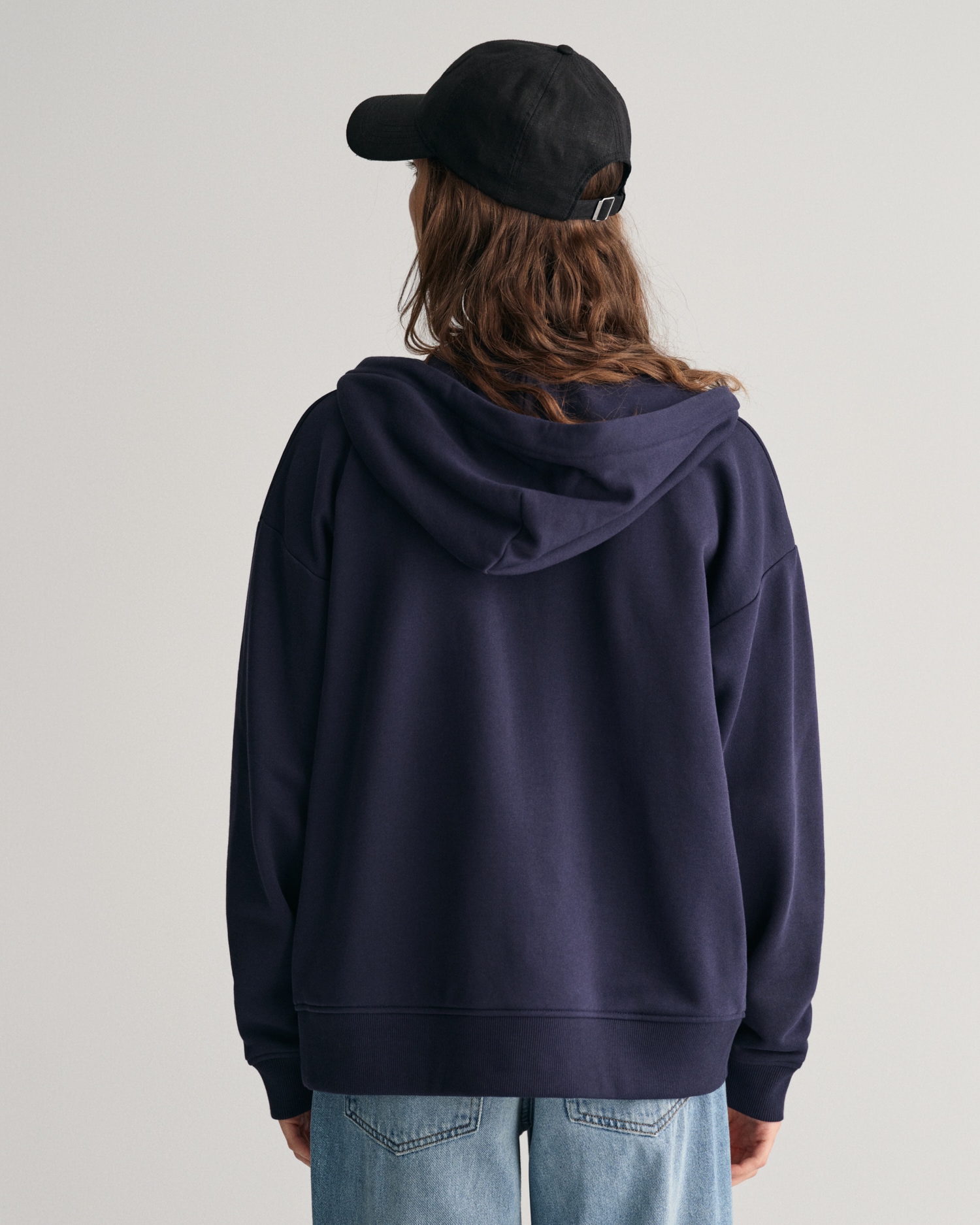 Gant Kapuzensweatjacke »SHIELD ZIP HOODIE«, Grafische GANT-Stickerei auf der Brust