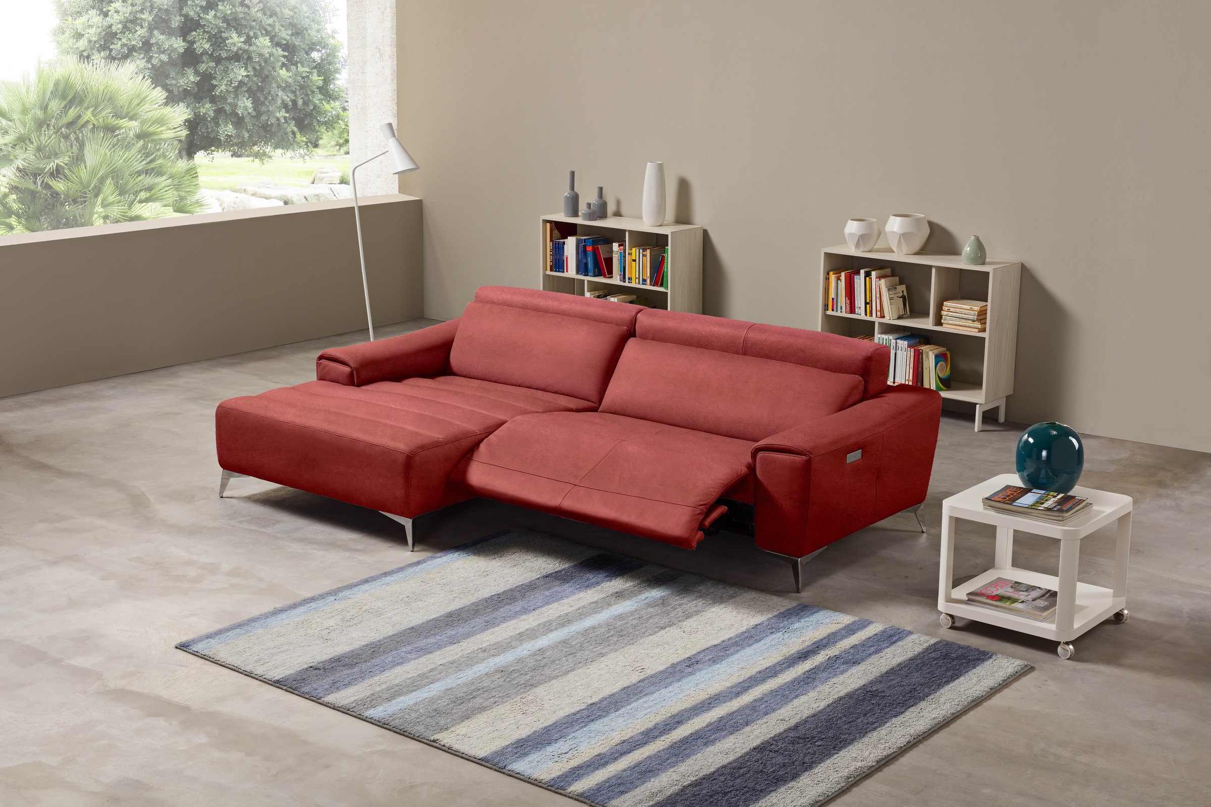 Egoitaliano Ecksofa »Suzette, Designsofa mit hohem Sitzkomfort«, mit Recamiere, inkl. 1 elektronischen Relaxfunktion, L-Form