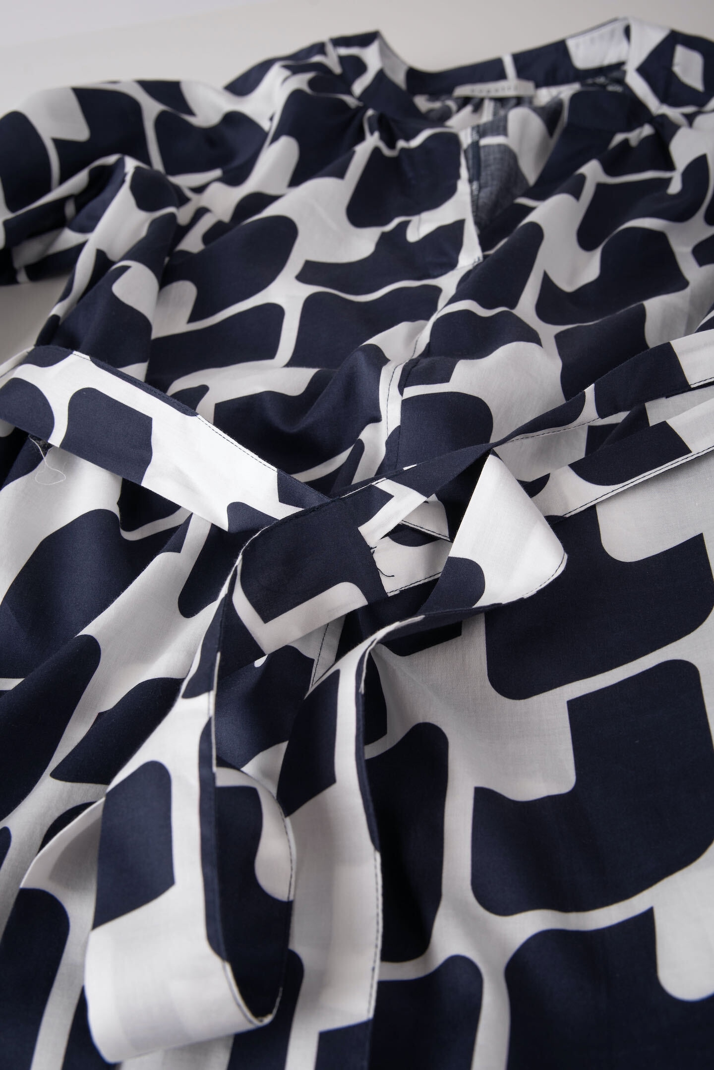 bugatti Blusenkleid, mit grafischen Prints