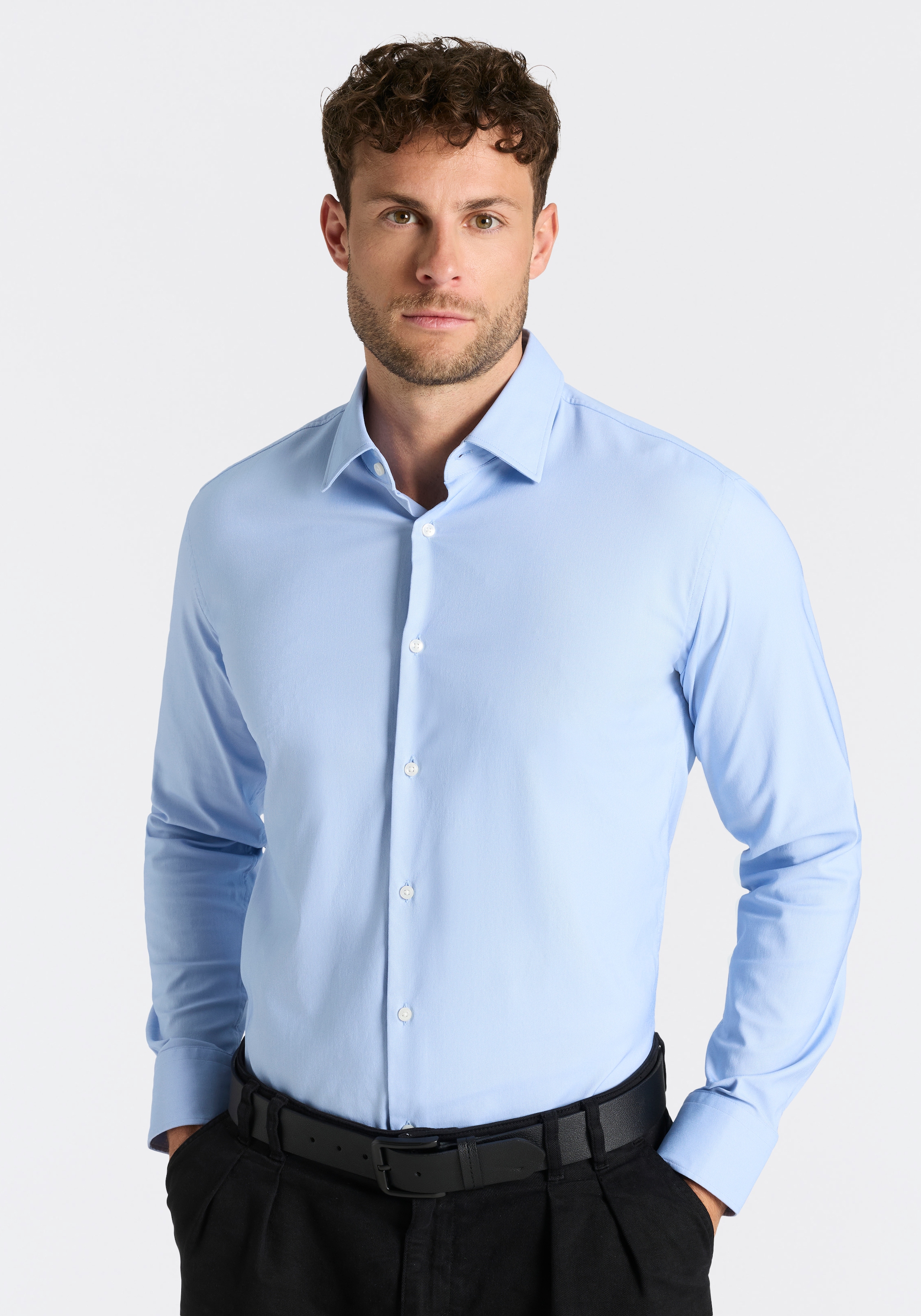 BOSS Businesshemd Slim-Fit, aus funktionalem Stretch-Twill, Kentkragen
