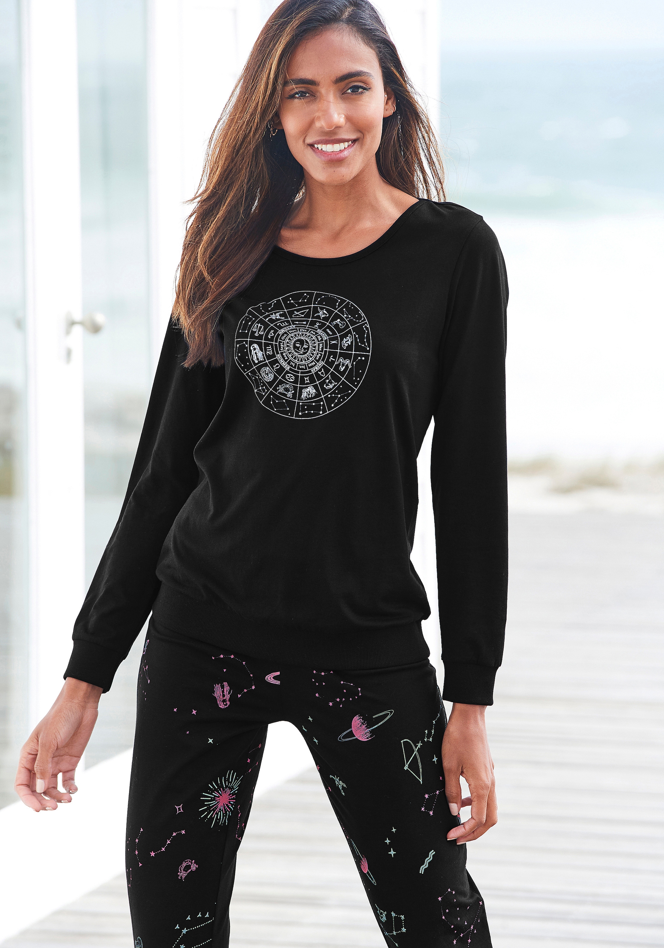 Vivance Dreams Pyjama, (2 tlg.), mit Galaxy-Print