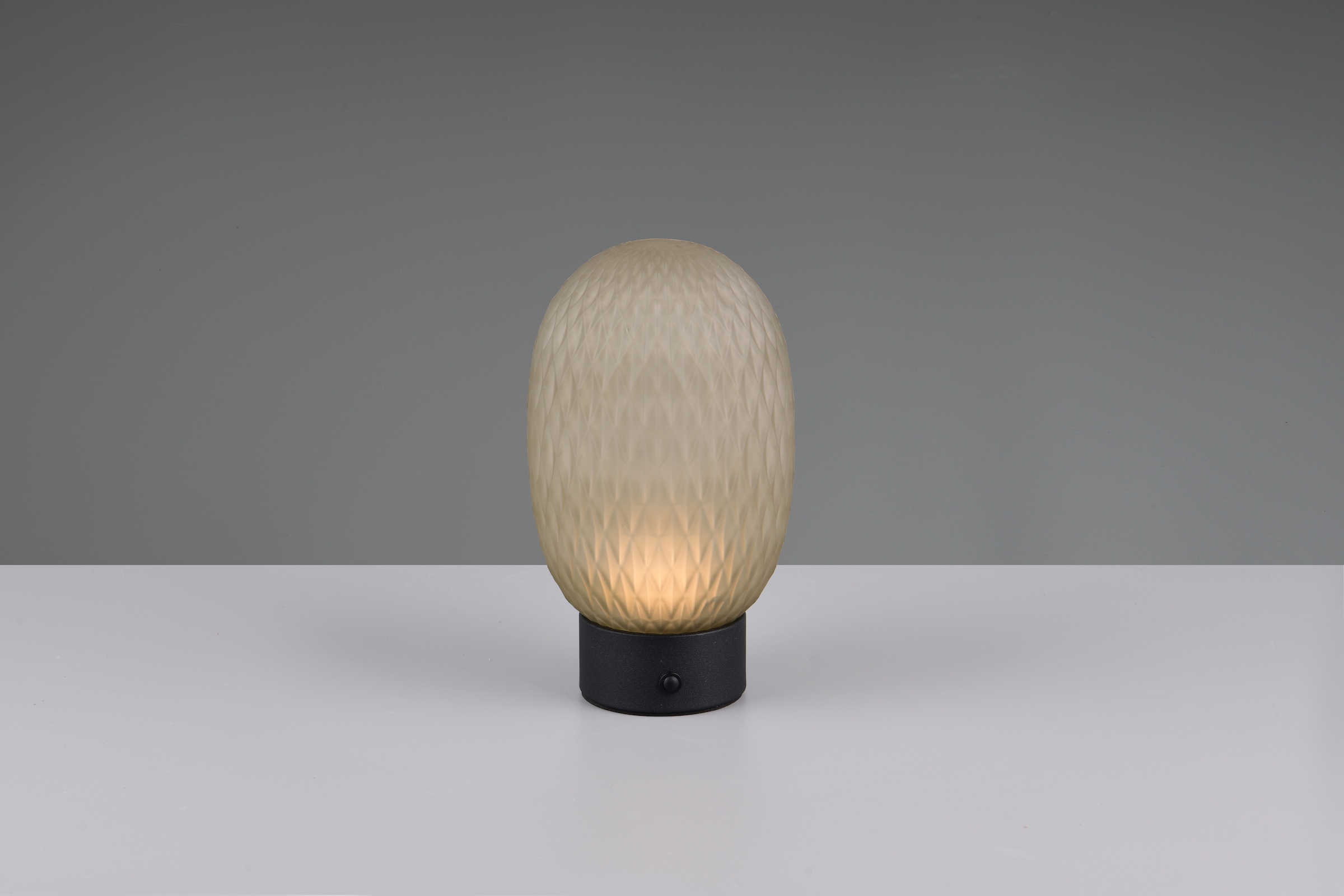 TRIO Leuchten LED Tischleuchte »FACETTE, Akku Tischleuchte mit USB-C Anschluss, Touchdimmer, Höhe 20cm« LED-Board 1 Stk. Warmweiß kabellose Touch Tischlampe mit Glasschirm, LED warmweiß 3000K 140 Lm