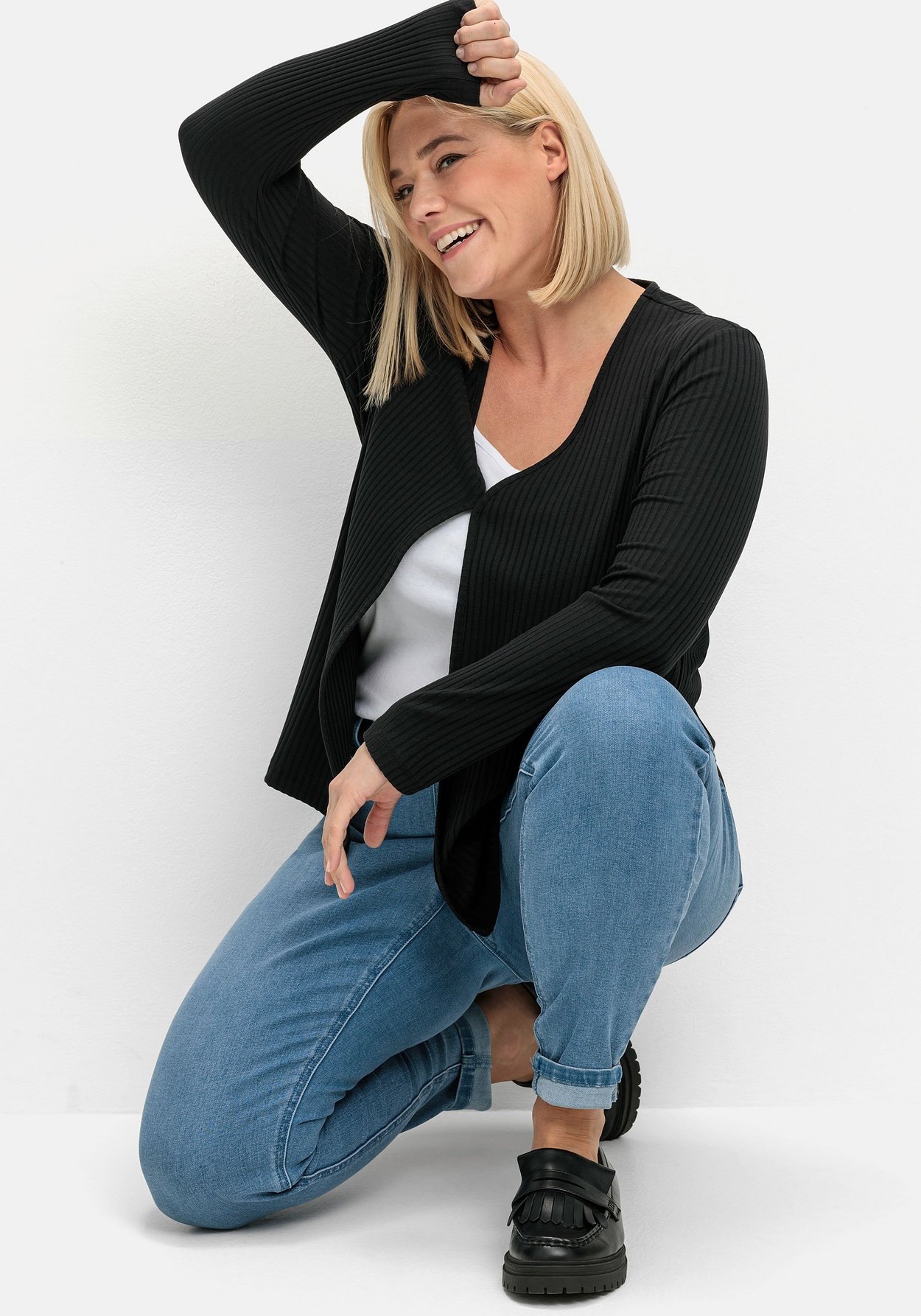 Sheego Strickjacke »Shirtjacke mit 1-Knopf-Verschluss«, mit 1-Knopf-Verschluss