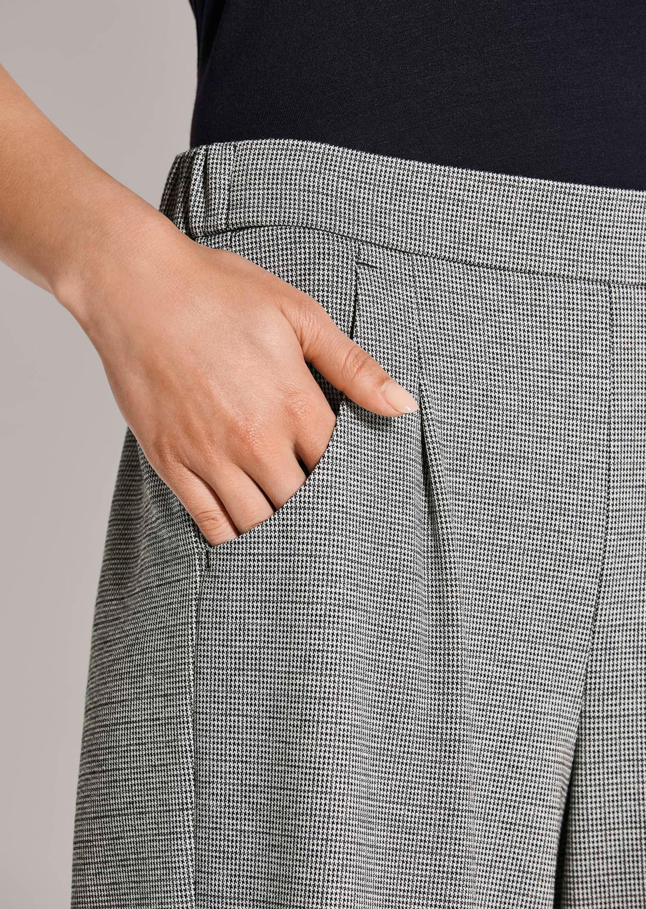 MADELEINE Stoffhose »Bundfaltenhose Schlupfhose mit Karo-Muster«