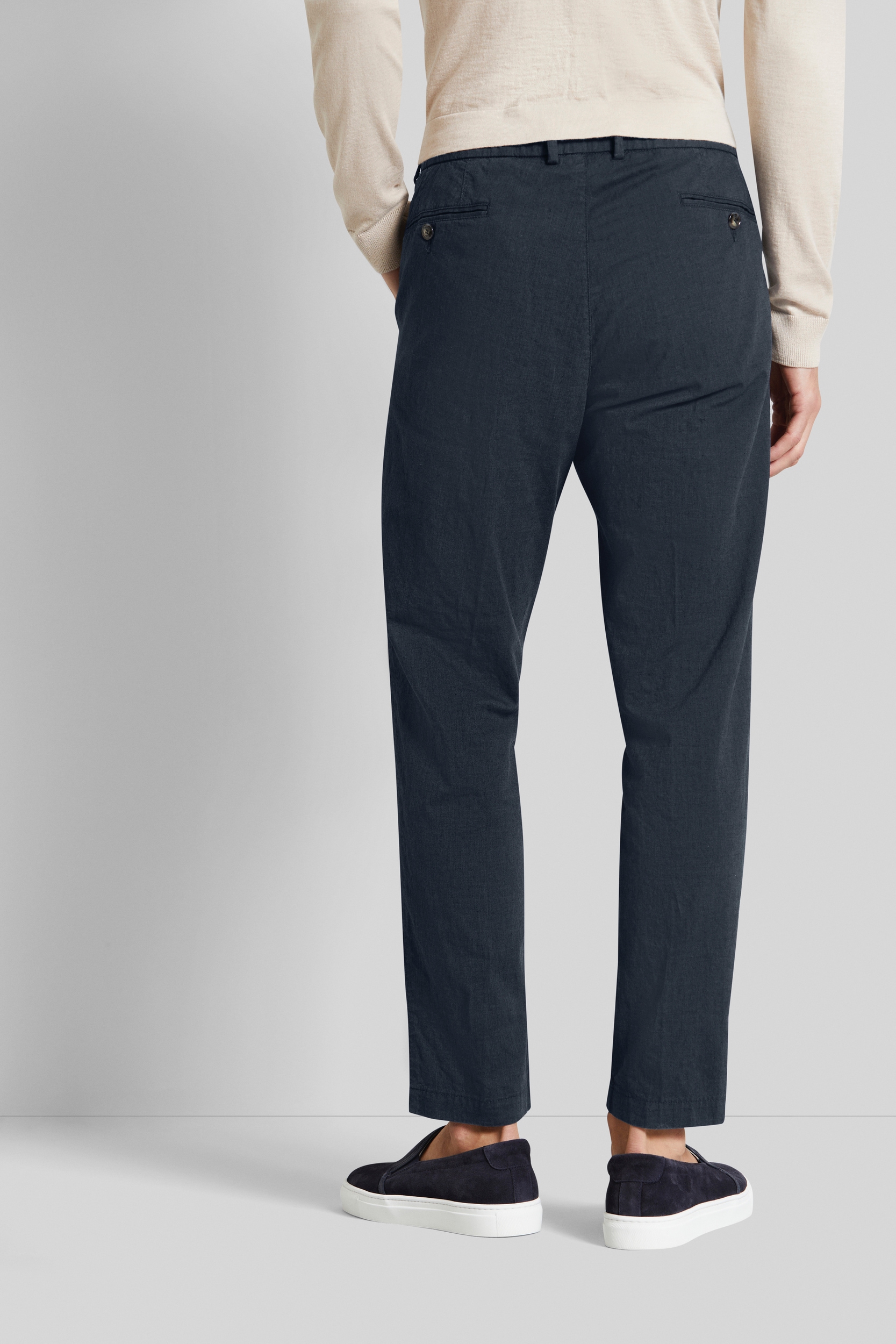 bugatti Bundfaltenhose, mit konischer Passform