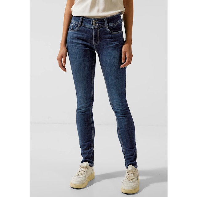 STREET ONE Slim-fit-Jeans, mit Markenlabel hinten online bei OTTO