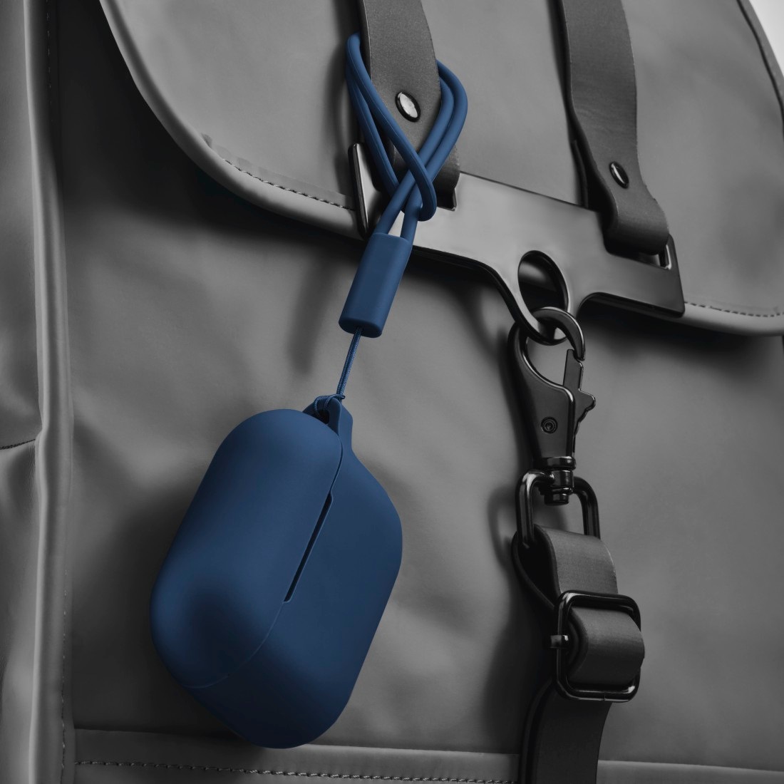 Hama Kopfhörer-Schutzhülle »Schutzhülle aus Silikon für das Ladecase AirPods 1. Generation«, Apple AirPods (1. Generation), Kratzfestes Sleeve, Ultra Slim, Wireless Charging kompatibel
