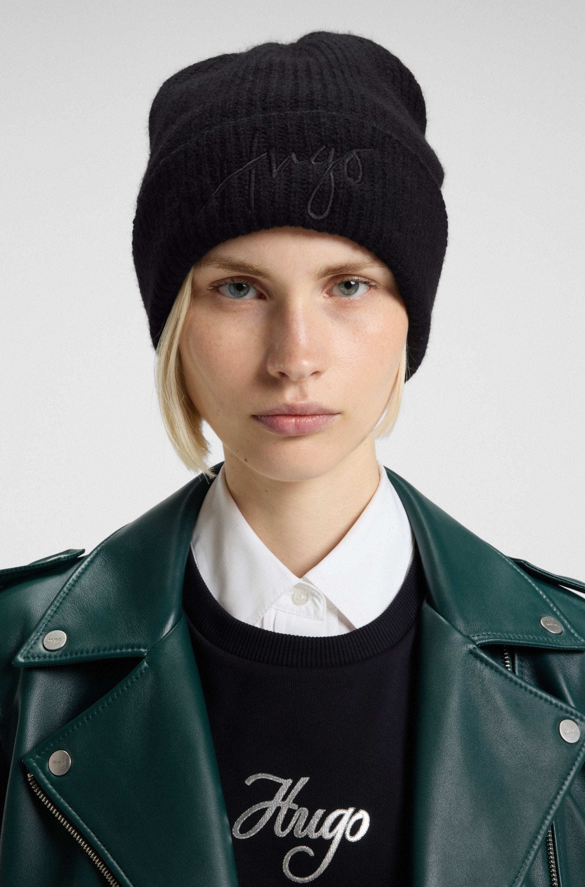 HUGO Beanie »Socialy Hat«, mit Logostickerei