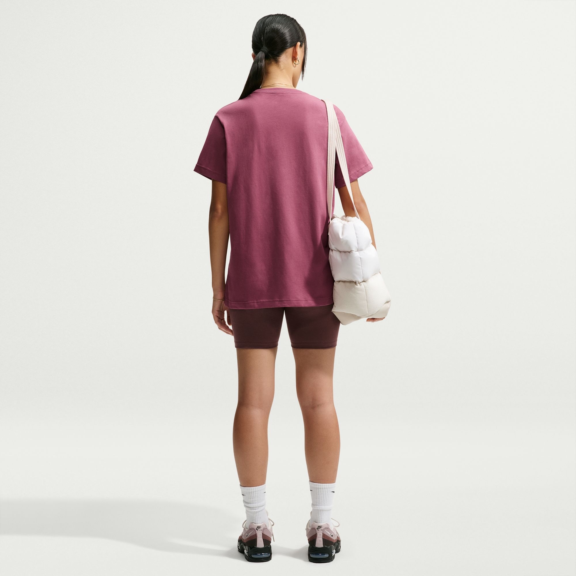 Nike Sportswear T-Shirt »W NSW CLASSIC SS TEE« Kurzarm, mit Rundhalsausschnitt, aus Baumwoll-Jersey, normale Länge