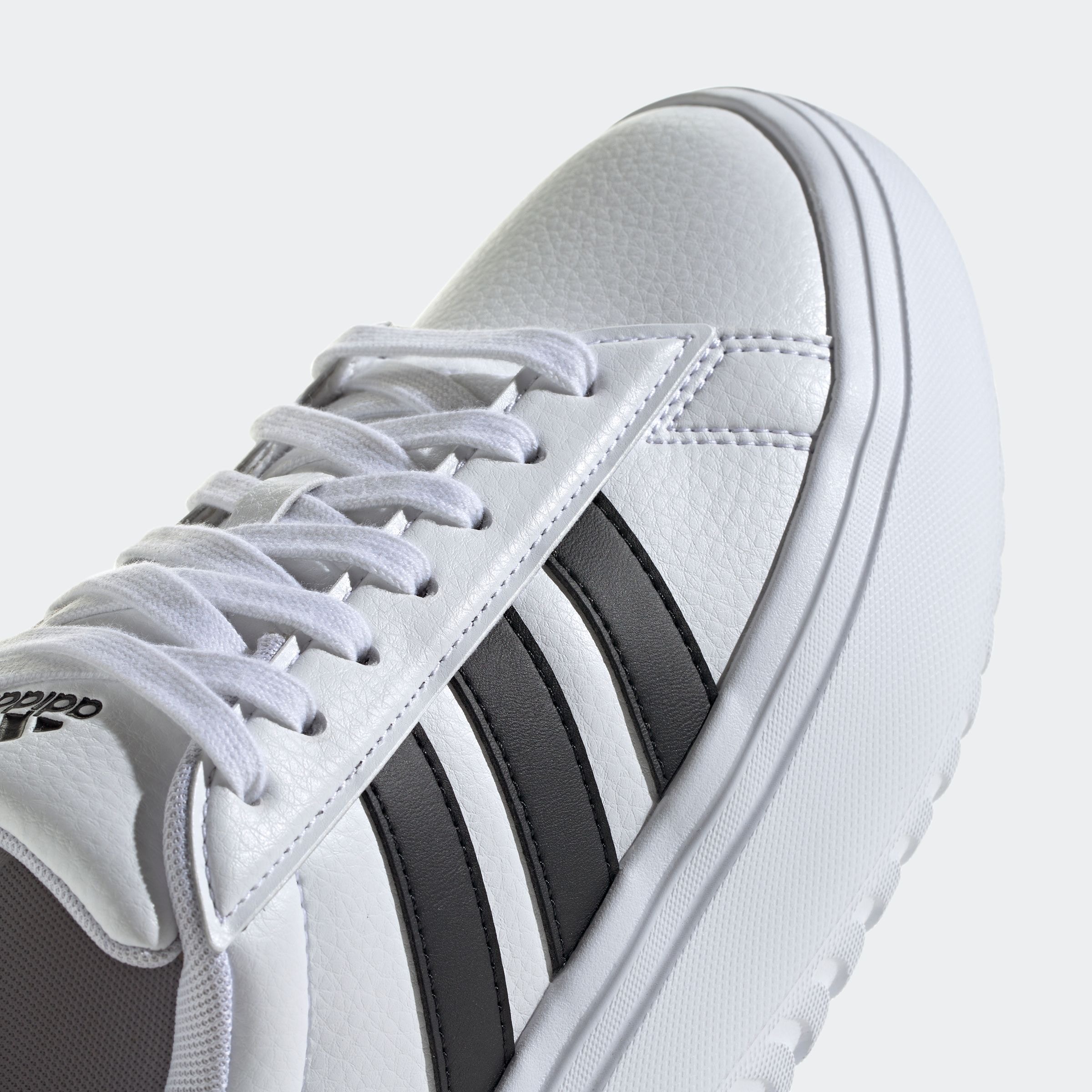 adidas Sportswear Sneaker »GRAND COURT PLATFORM«, Design auf den Spuren des adidas Superstar