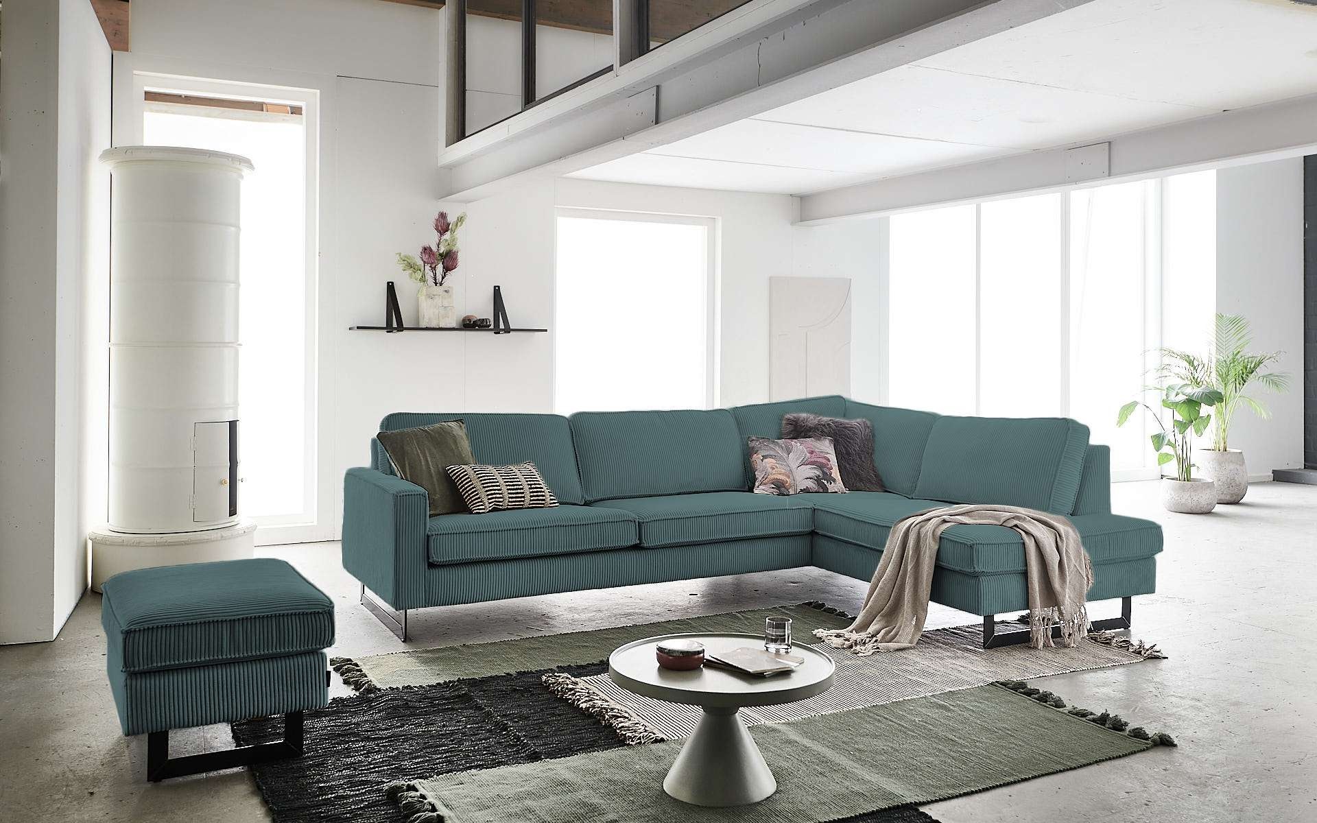 Places of Style Ecksofa »Pinto, 290 cm, Cord, Chenille, Lederoptik, Ottomane links / rechts«, mit Keder, schwarze Metallfüße, Wellenunterfederung