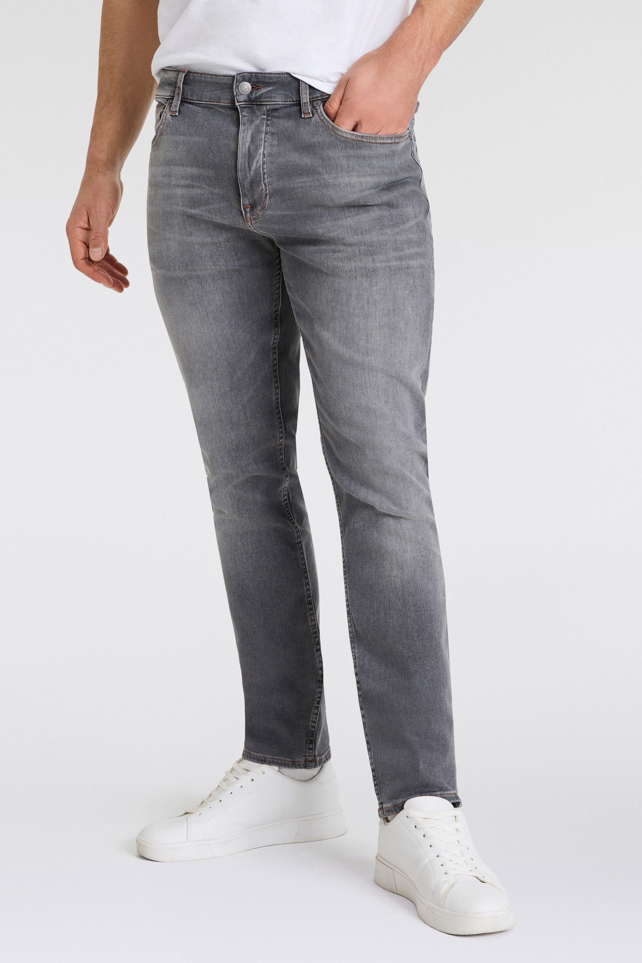BOSS ORANGE Slim-fit-Jeans »Delaware«, mit BOSS Leder-Badge
