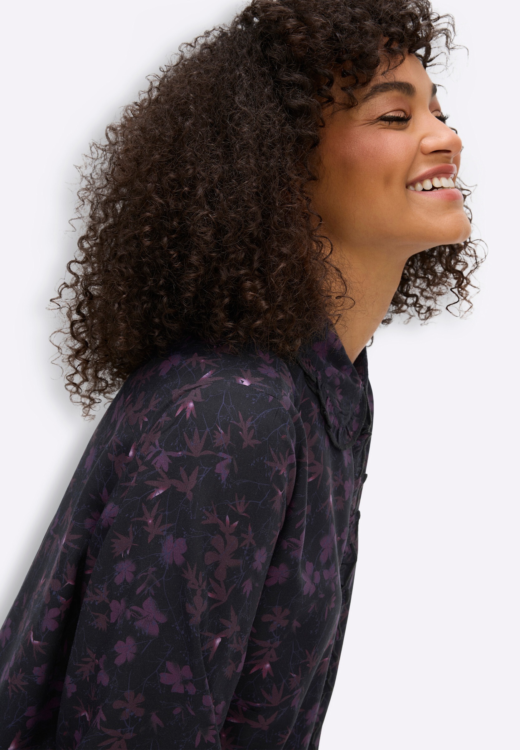Sheego Rüschenbluse »Bluse Rüschenbluse mit Bubikragen und Blümchenprint«