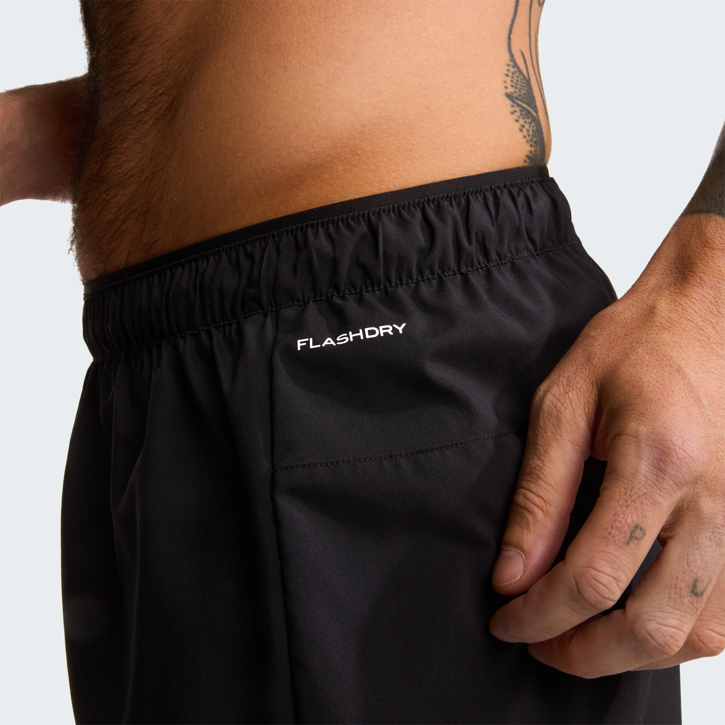 The North Face Trainingsshorts »M LIGHTBRIGHT 2IN1 SHORT 5IN«  aus Polyester, mit FlashDry™-Technologie, enge Passform