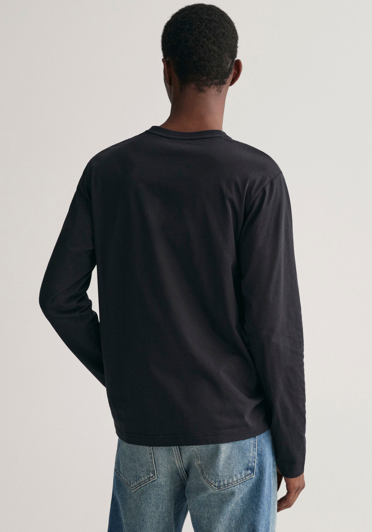 Gant Langarmshirt »REG SHIELD LS T-SHIRT«, mit Logostickerei auf der Brust