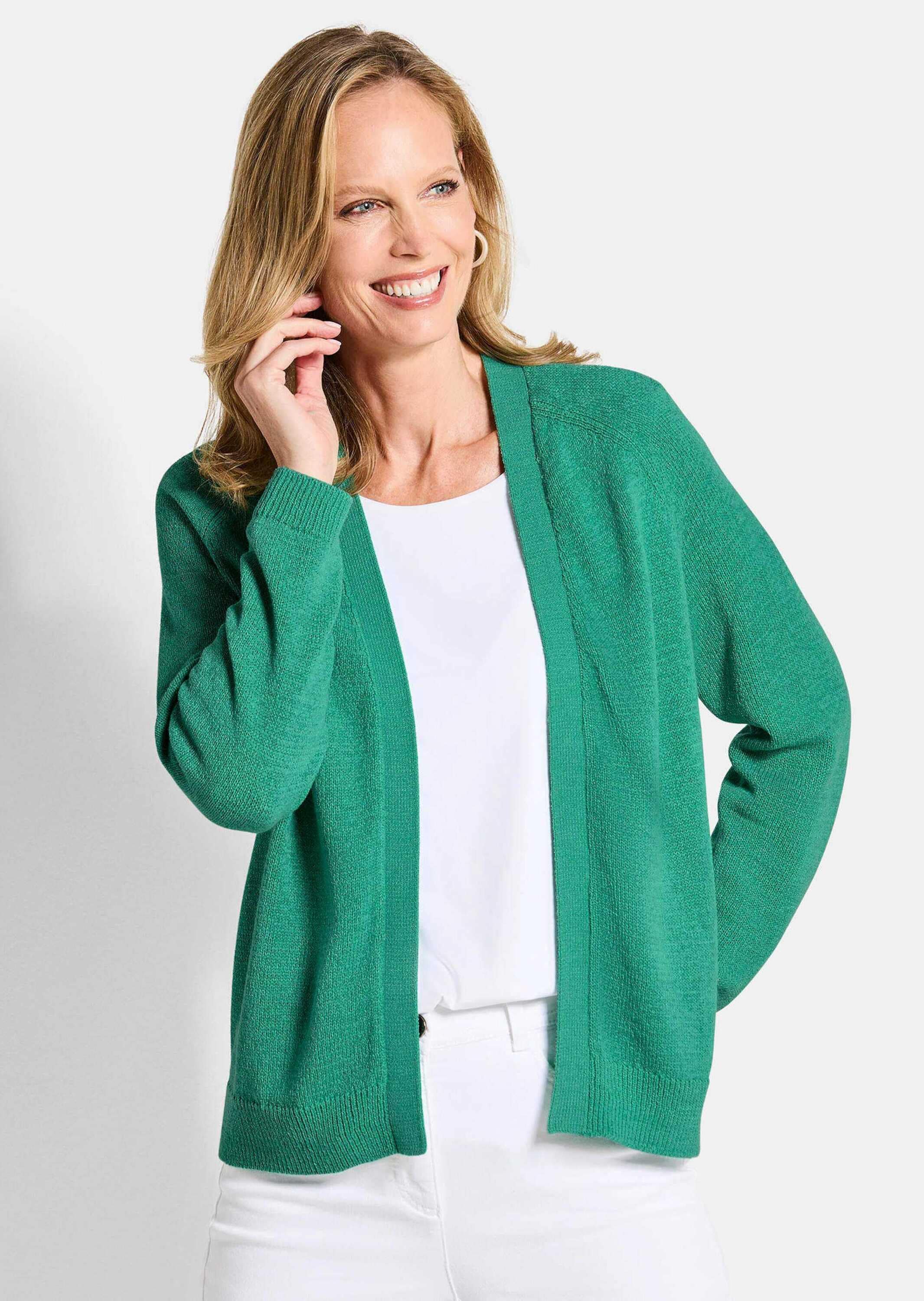 GOLDNER Strickjacke »Kurzgröße Strickjacke mit Strickbandblende« aus Bändchengarn gestrickt