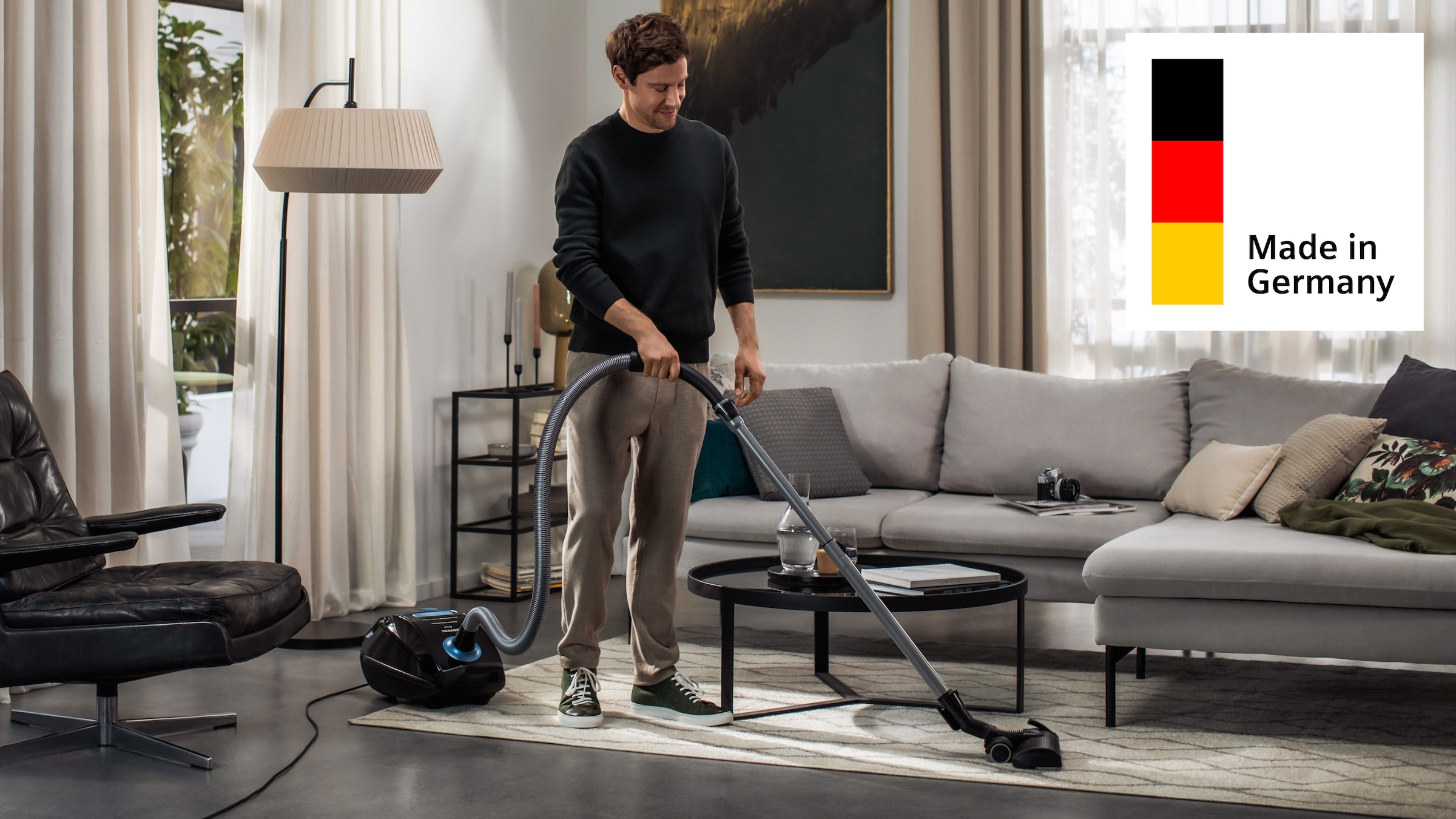 SIEMENS Bodenstaubsauger »Q 5.0 extreme silencePower VSQ5X1232, Made in Germany, Hygiene-Filter«, mit Beutel, hohe Saugkraft, integriertes Zubehör, langes Kabel, leise, schwarz