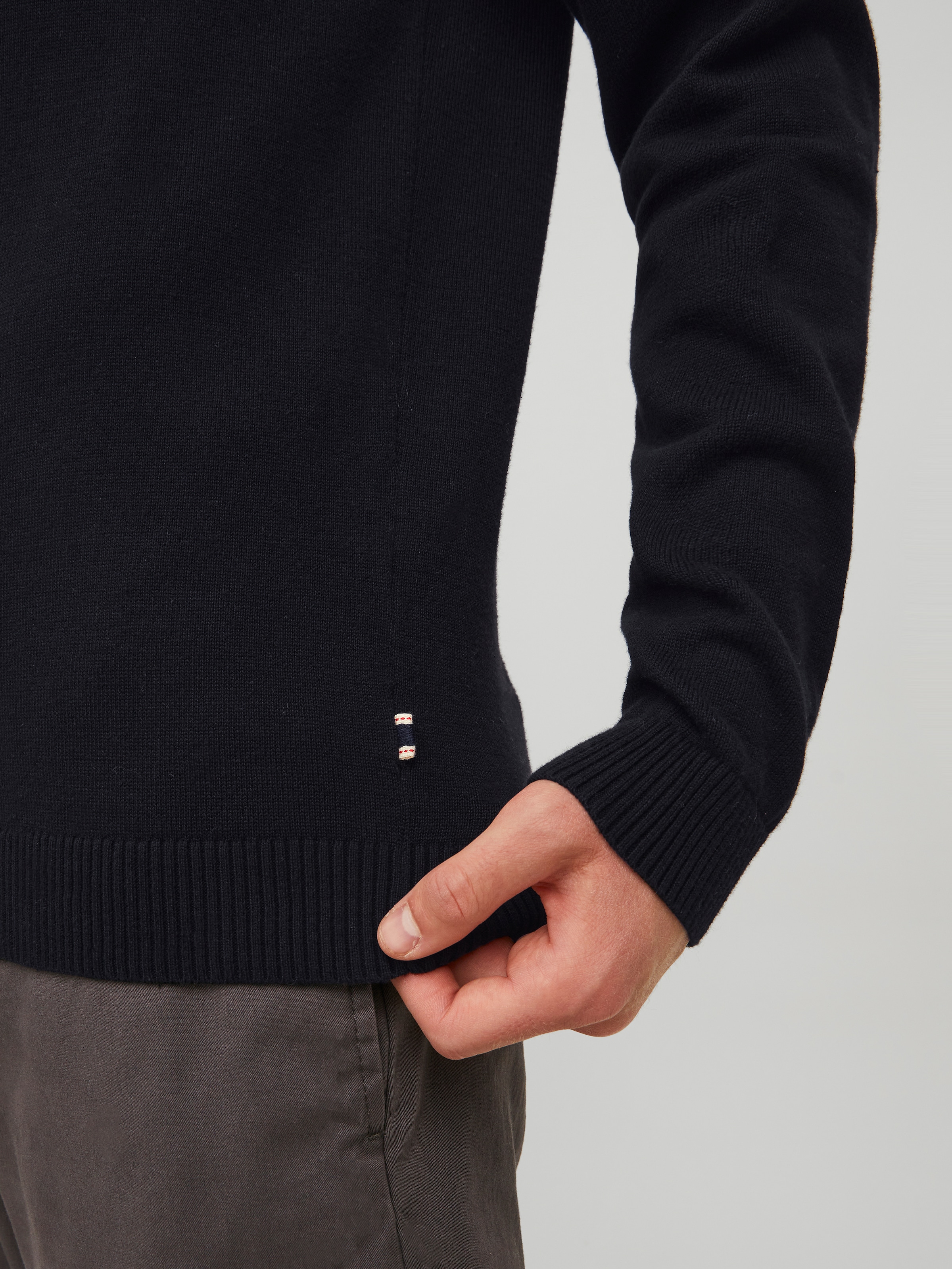 Jack & Jones V-Ausschnitt-Pullover »JJEBASIC mit V-Ausschnitt, ideal für Herbst und Alltag« unifarben, modisch, slim fit, Baumwolle, V-Ausschnitt