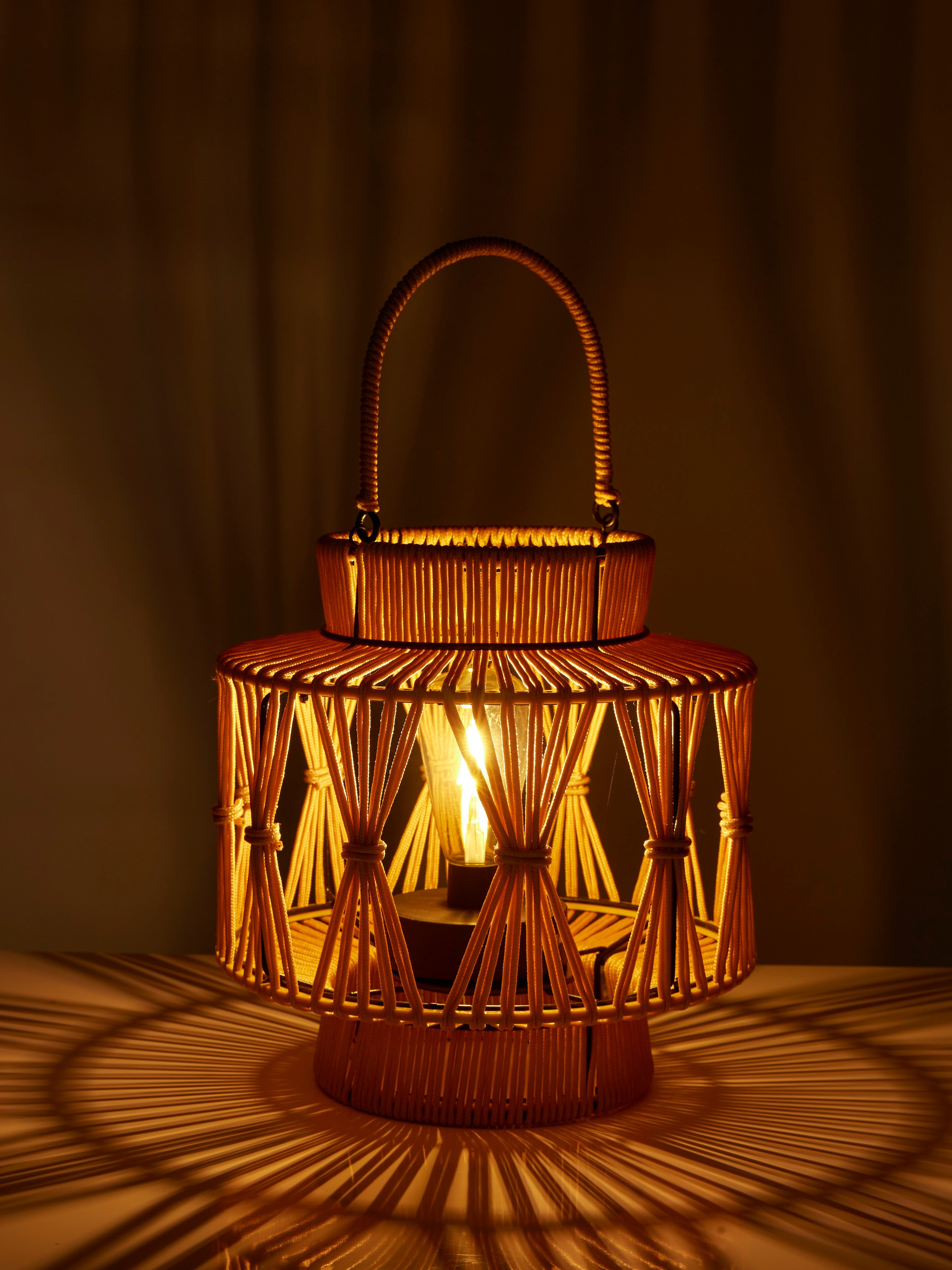 LUXFORM Gartenleuchte »Luxform USB Alhambra Large« LED-Modul 1 Stk. Warmweiß LED-Gartenleuchte, Akkubetrieben, aufladbar über USB