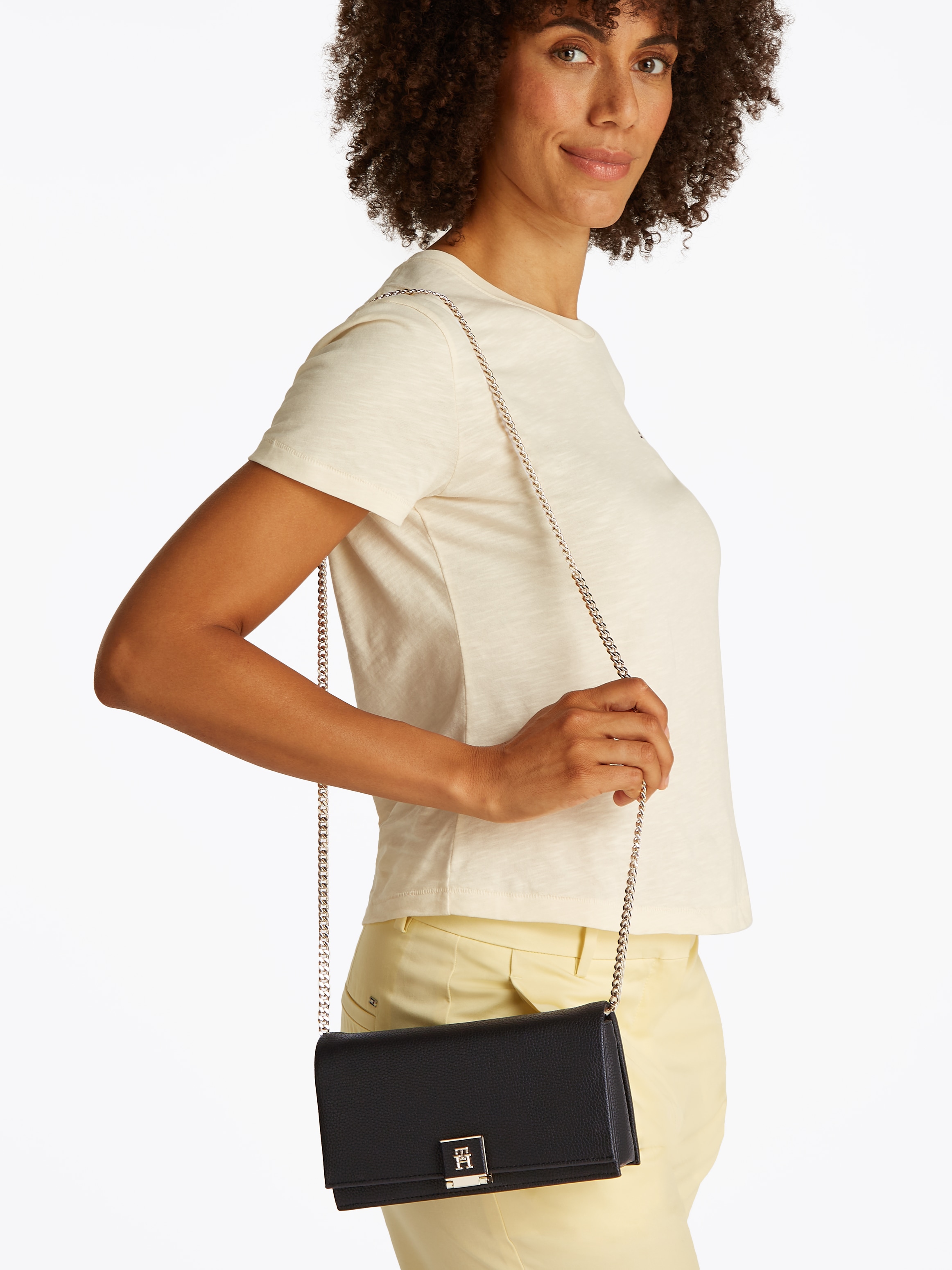 Tommy Hilfiger Clutch »TH HER FLAP W/CHAIN« Damen Umhängetasche, Mini-Bag, Cross-Body Bag mit Umhängekettchen