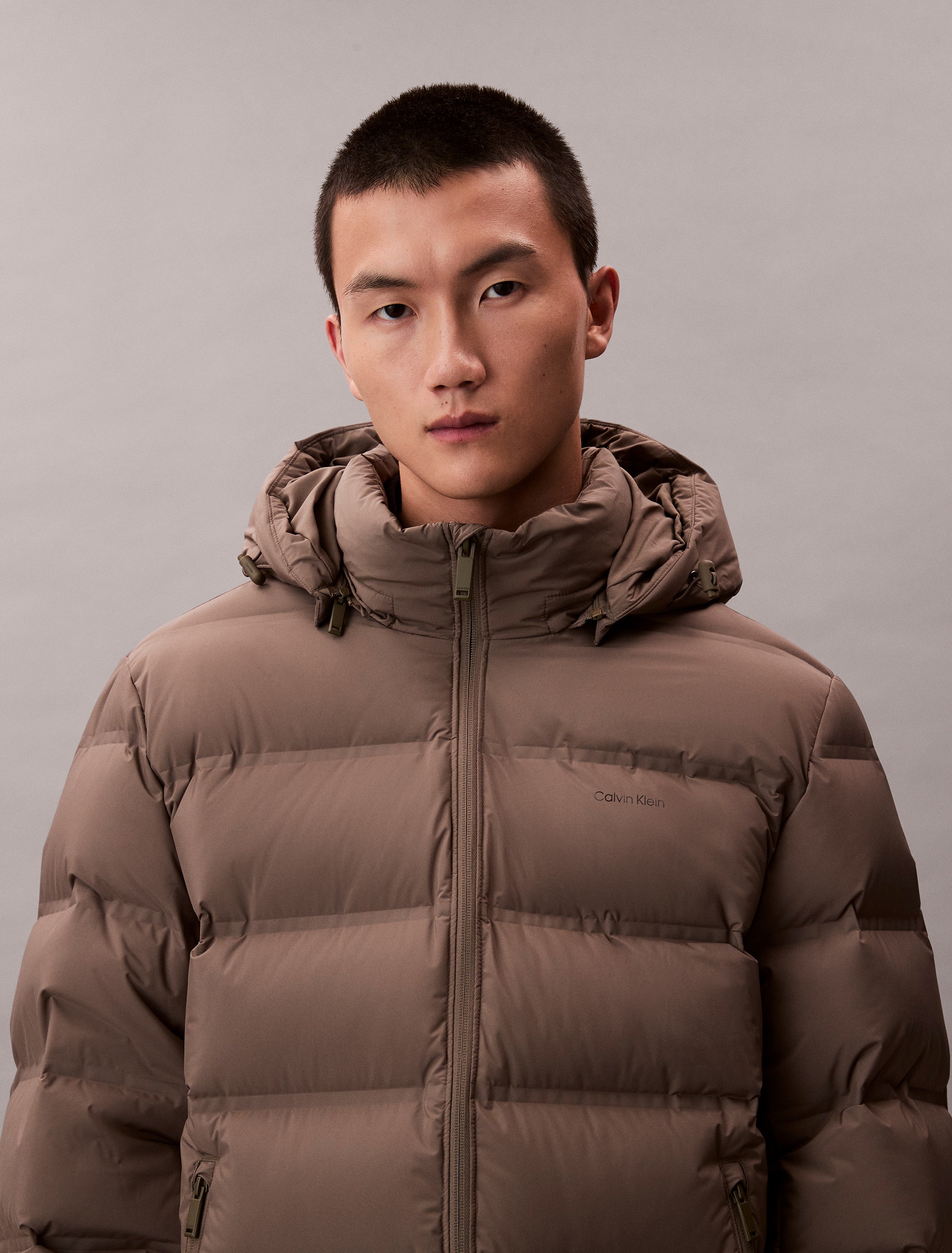 Calvin Klein Jeans Steppjacke »LS QUILTED BONDED CHANNEL HD PUF« ohne Kapuze Mit Rundhalsausschnitt, regular fit