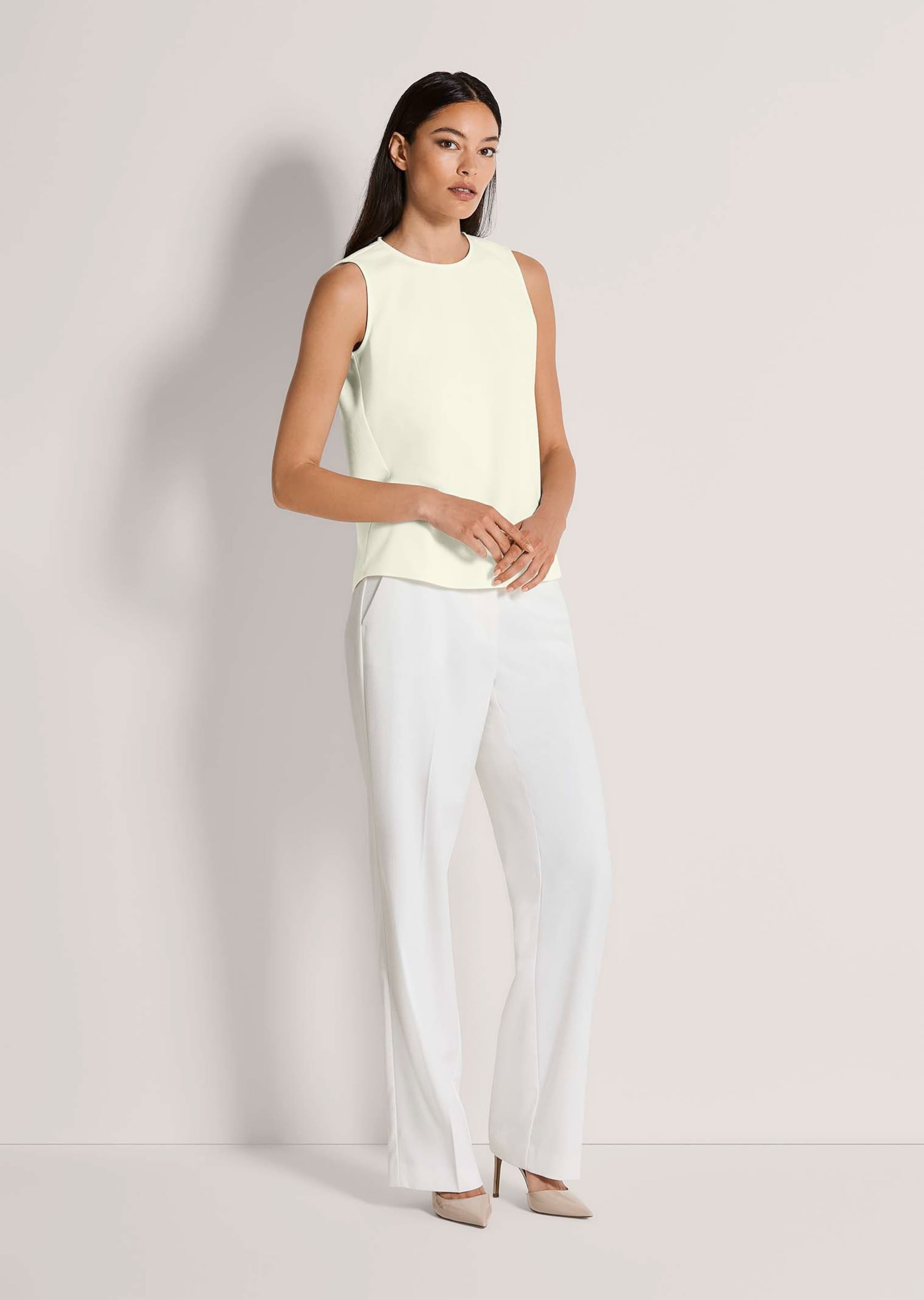 MADELEINE Trägertop »Top Klassisches kurzärmliges Blusentop mit Schlitz« Rückseitiger Schnitt