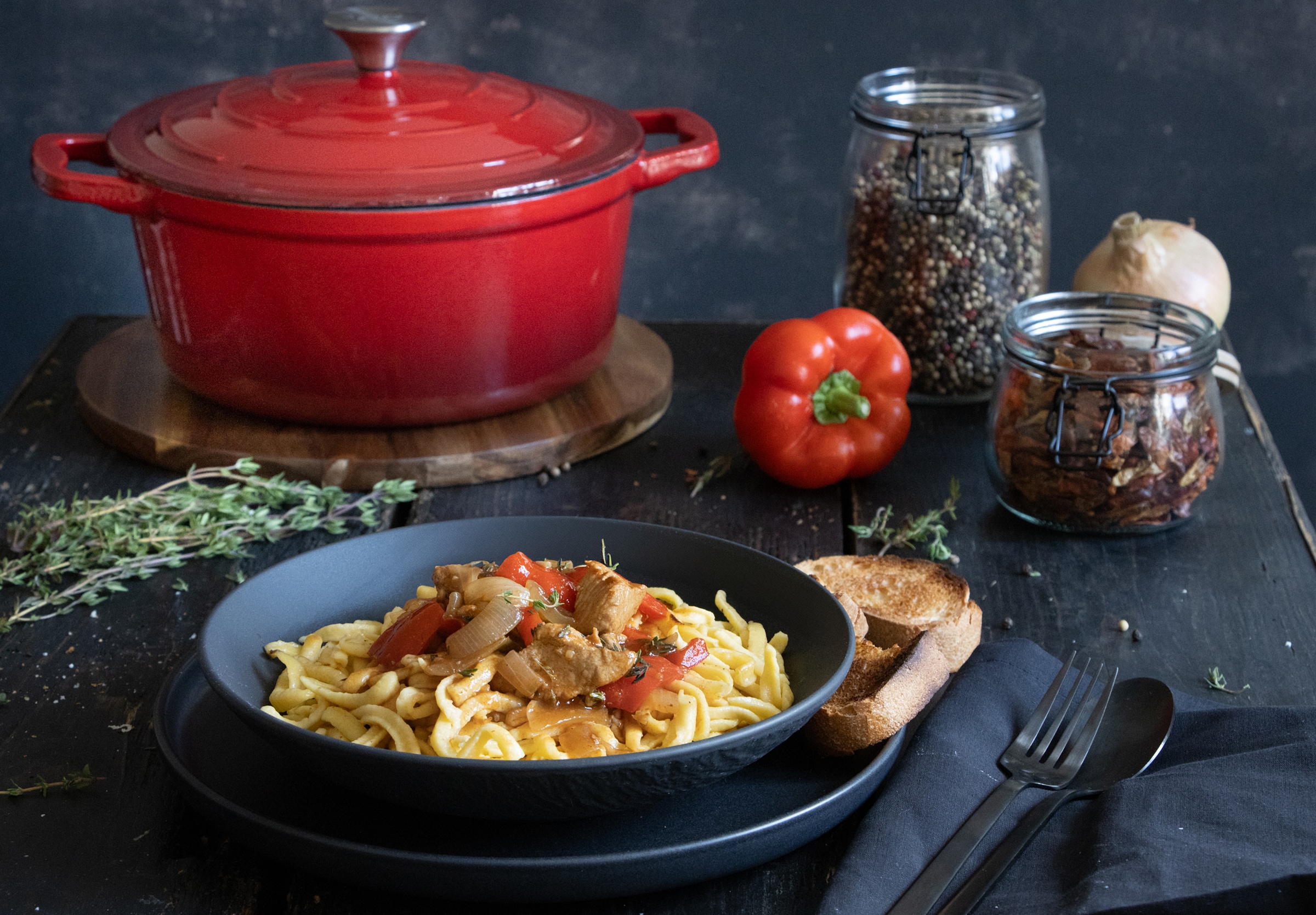 Elo Kochtopf »Kirschrot Gusseisen Topf  26 cm« Topf inkl. Deckel, 2 Stk. tlg. Edelstahl | Gusseisen