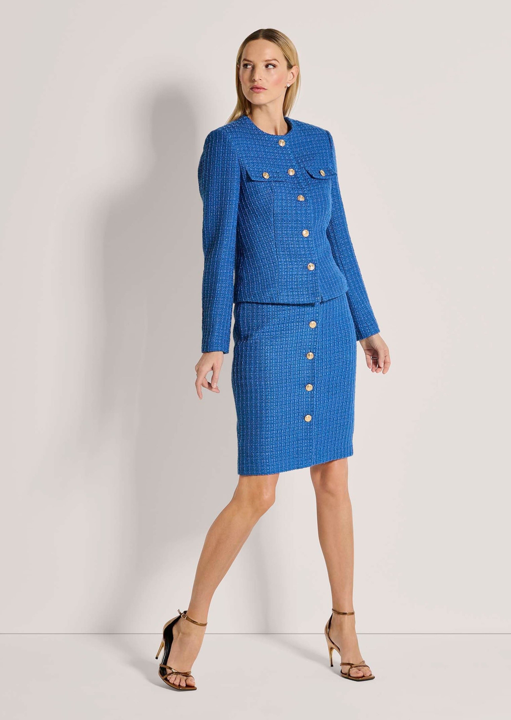 MADELEINE Jerseyblazer »Blazer Couturiger Kurzblazer mit goldfarbenen Knöpfen«