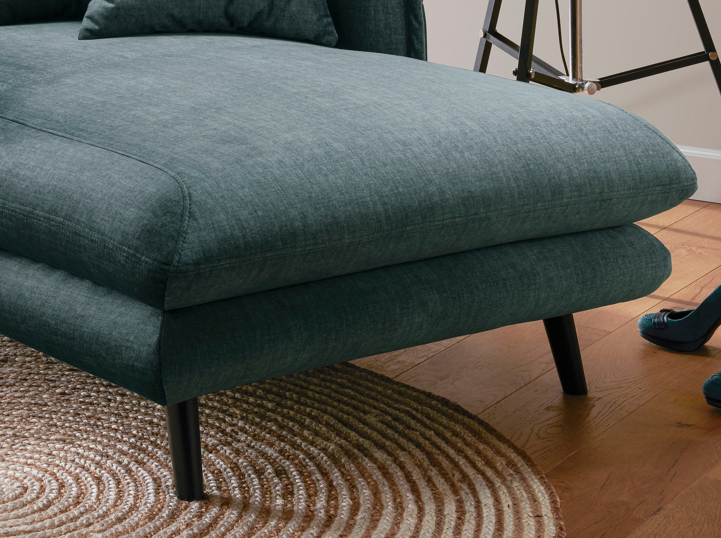 INOSIGN Loveseat »Lazio«, moderner Sessel mit einer bequemen Polsterung, 2 Stk. Zierkissen
