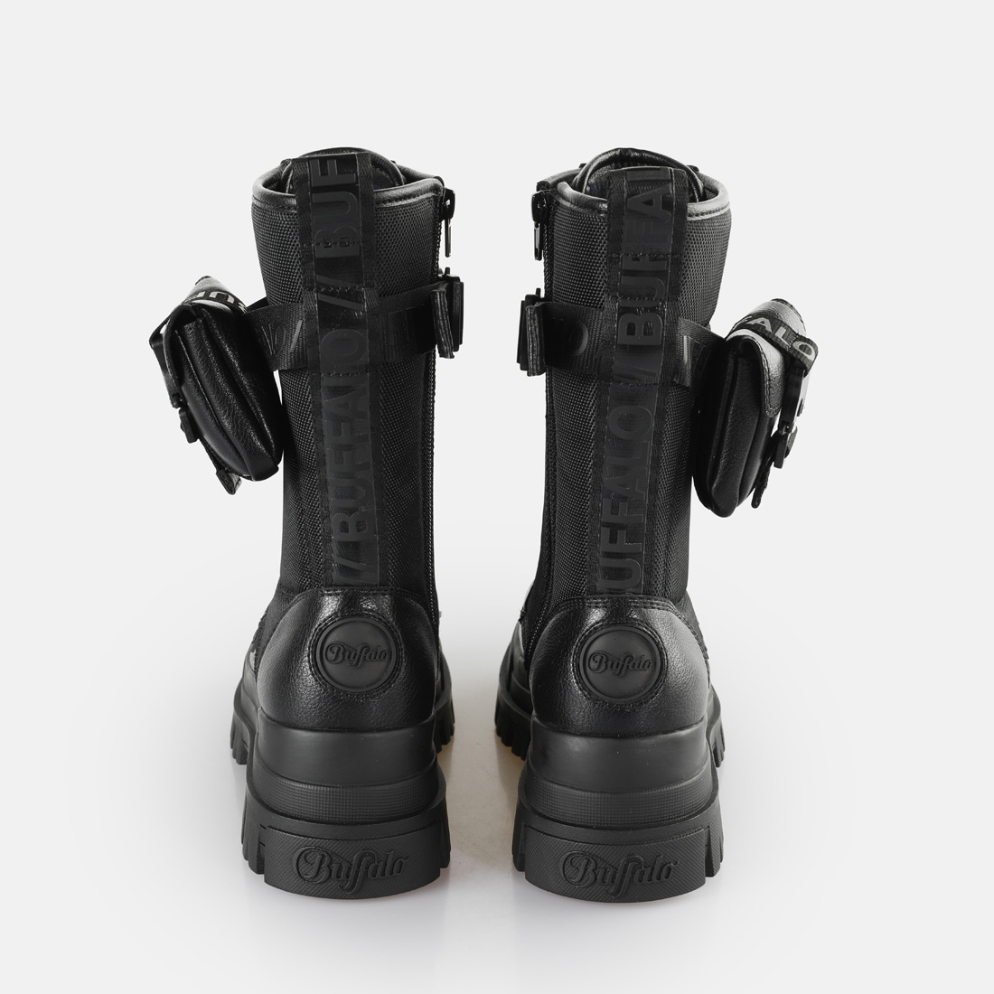 Buffalo Stiefel »ASPHA COM HI«  Stiefel mit Profilsohle und kleinem Täschchen