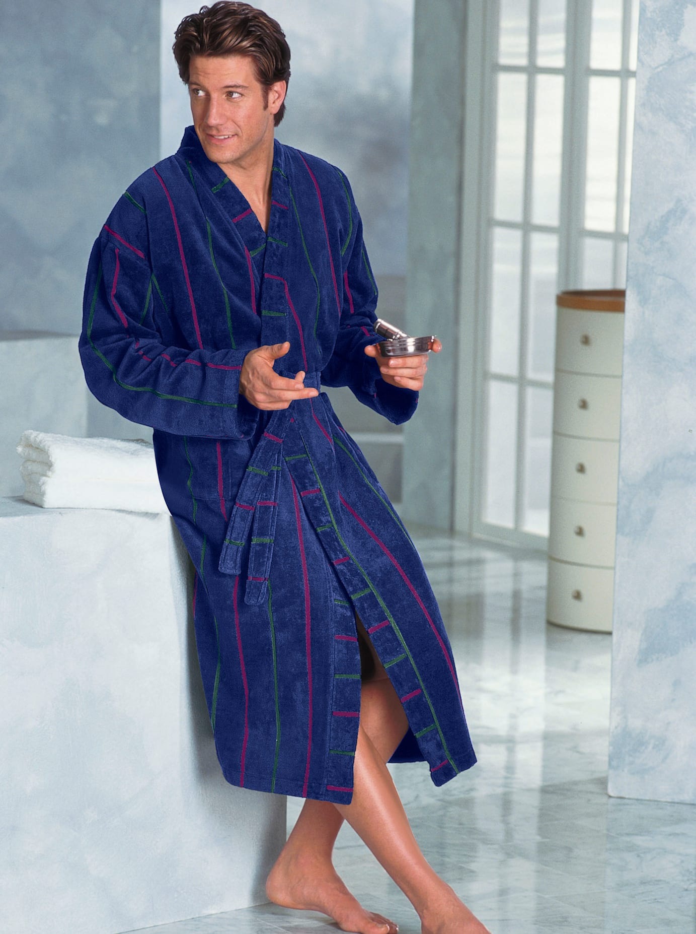 HerrenBademantel in blau, Größe 56/58