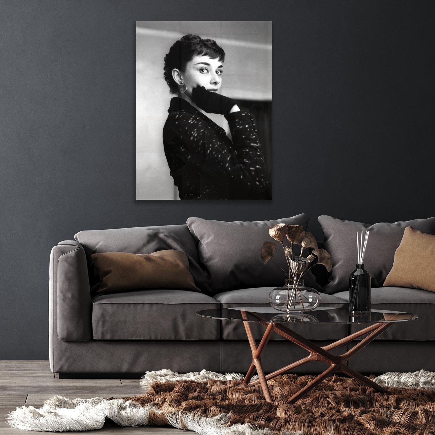 queence Acrylglasbild »The Glove«, Schwarz-Weiß-Frau-Stars-Portrait, Fine Art-Print in Galeriequalität