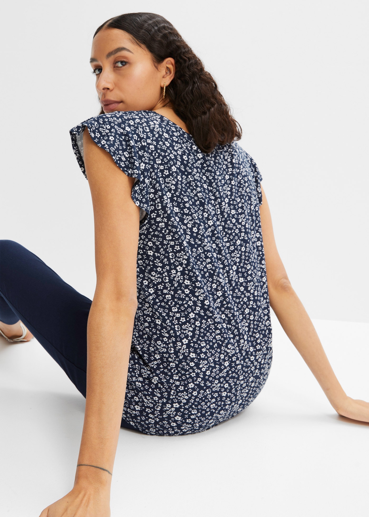 bonprix T-Shirt bequeme Passform, Kurzarm-Design, mit Volantärmeln