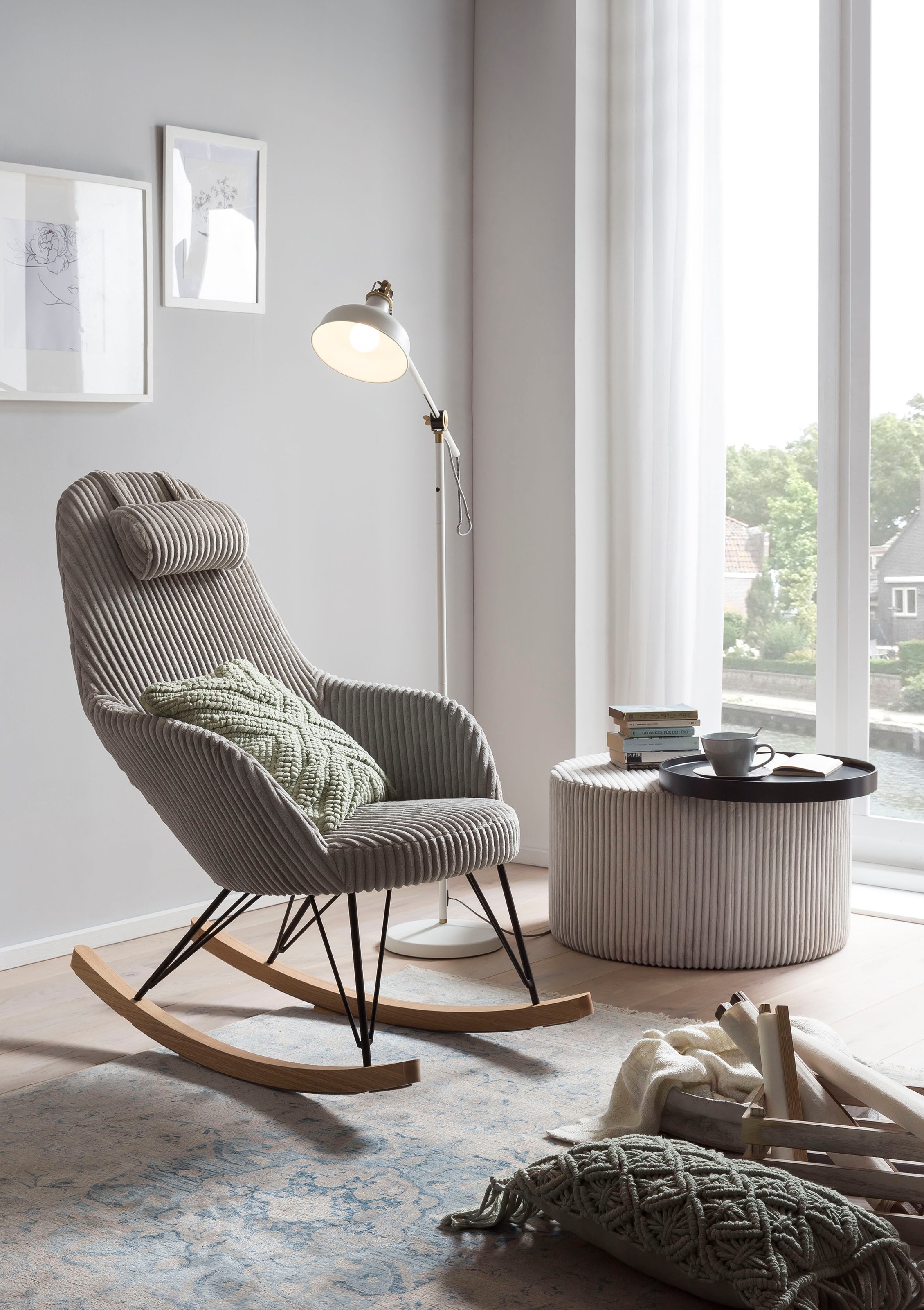 Hortensus Schaukelstuhl Indoor - Mit Fußstütze, 160kg Tragkraft, Skandinavisches Design