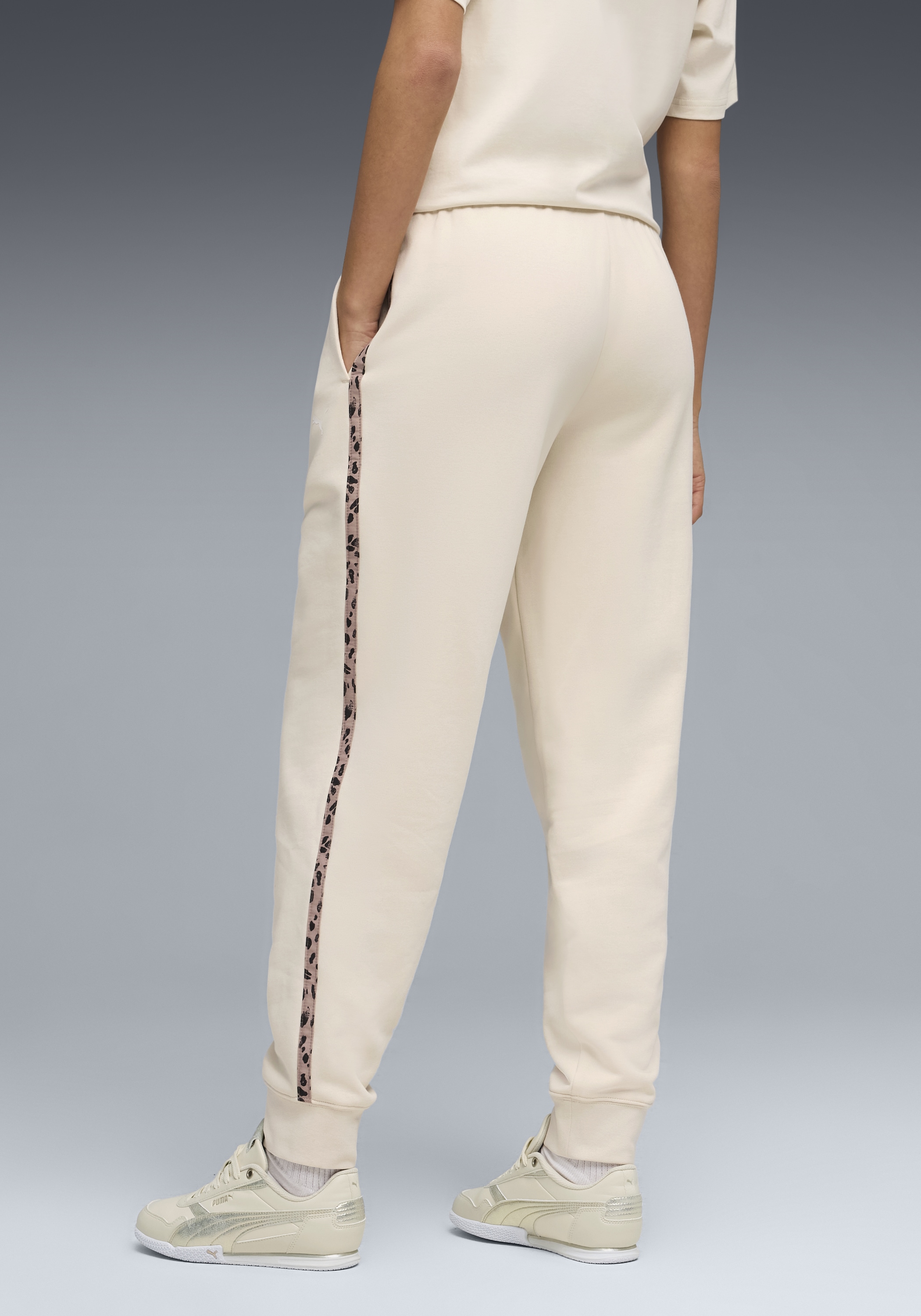 PUMA Trainingshose »ESS  GRAPHIC ANIMAL COMFORT PANTS TR CL«  mit Eingrifftaschen, sportlicher Stil, mit modernem Print