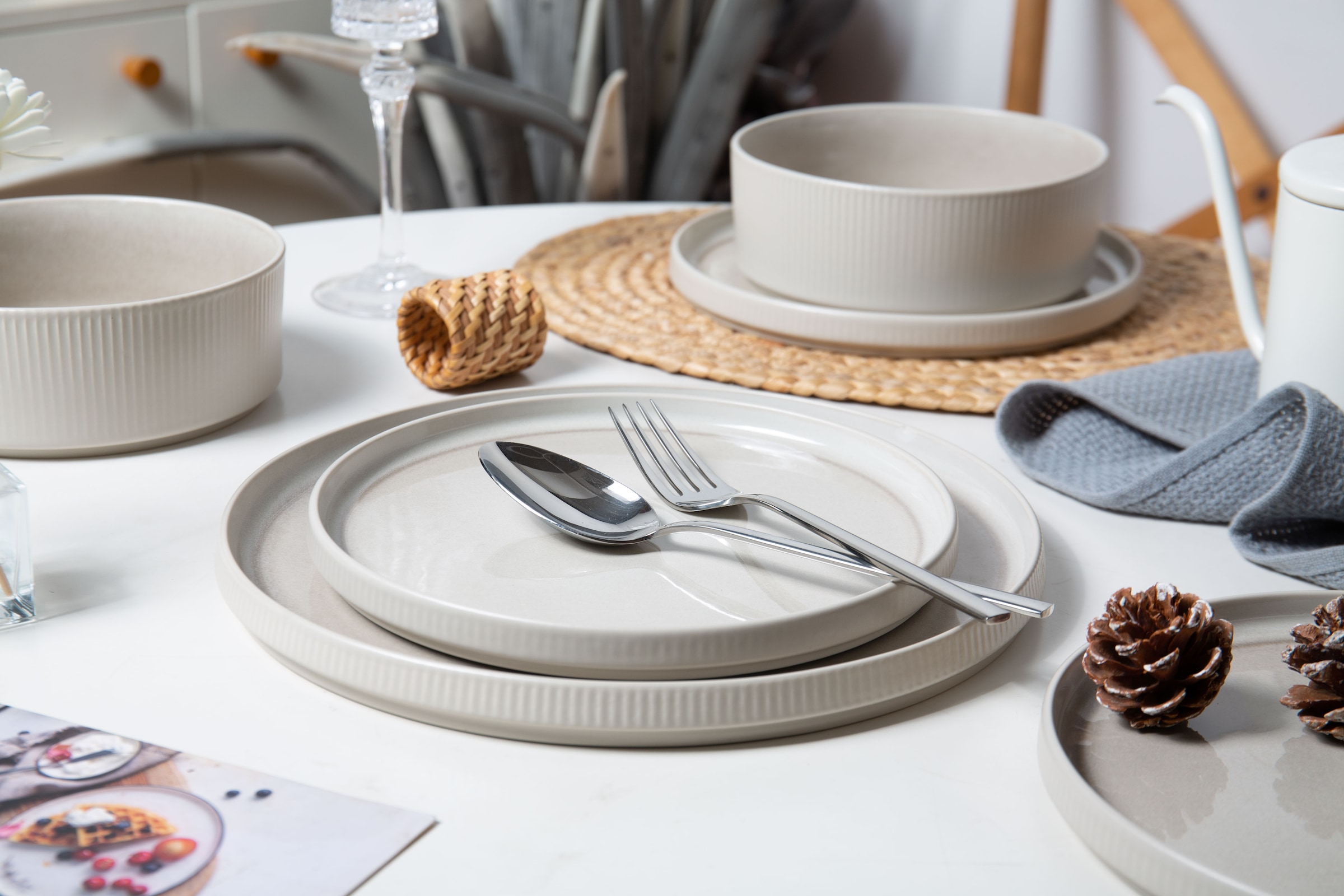 my home Geschirr-Set »Loik, außen matt, innen reaktiv glasiert«, (Set, 18 tlg.), spülmaschinenfest und mikrowellengeeignet