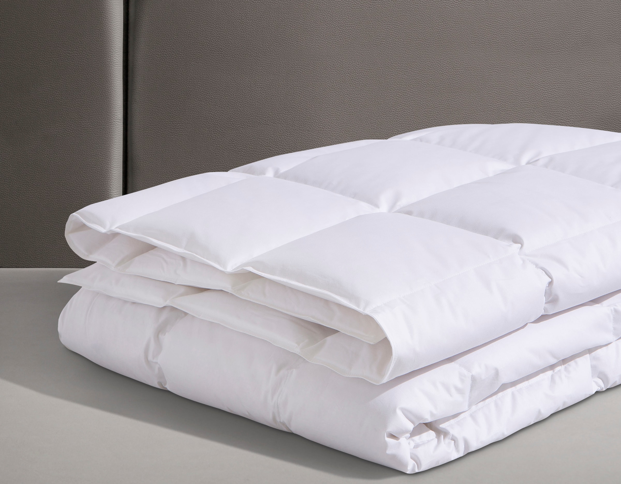 Älgdröm Daunenbettdecke »Loftet, Bettdecke 135x200, 155x220 cm und weitere Größen« leicht Füllung 90Daunen10Federn 1 Stk. tlg. Bettdecken, Sommer, Winter, Decke ist Made in Green zertifiziert