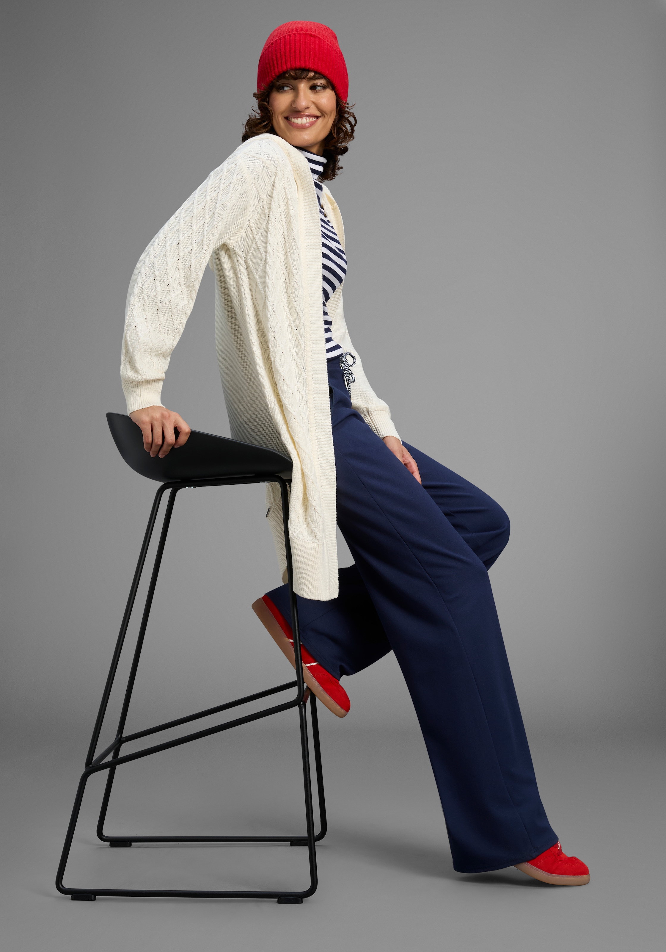 Laura Scott Longstrickjacke, mit Kapuze in lässigem Zopfstrick Design - NEUE KOLLEKTION