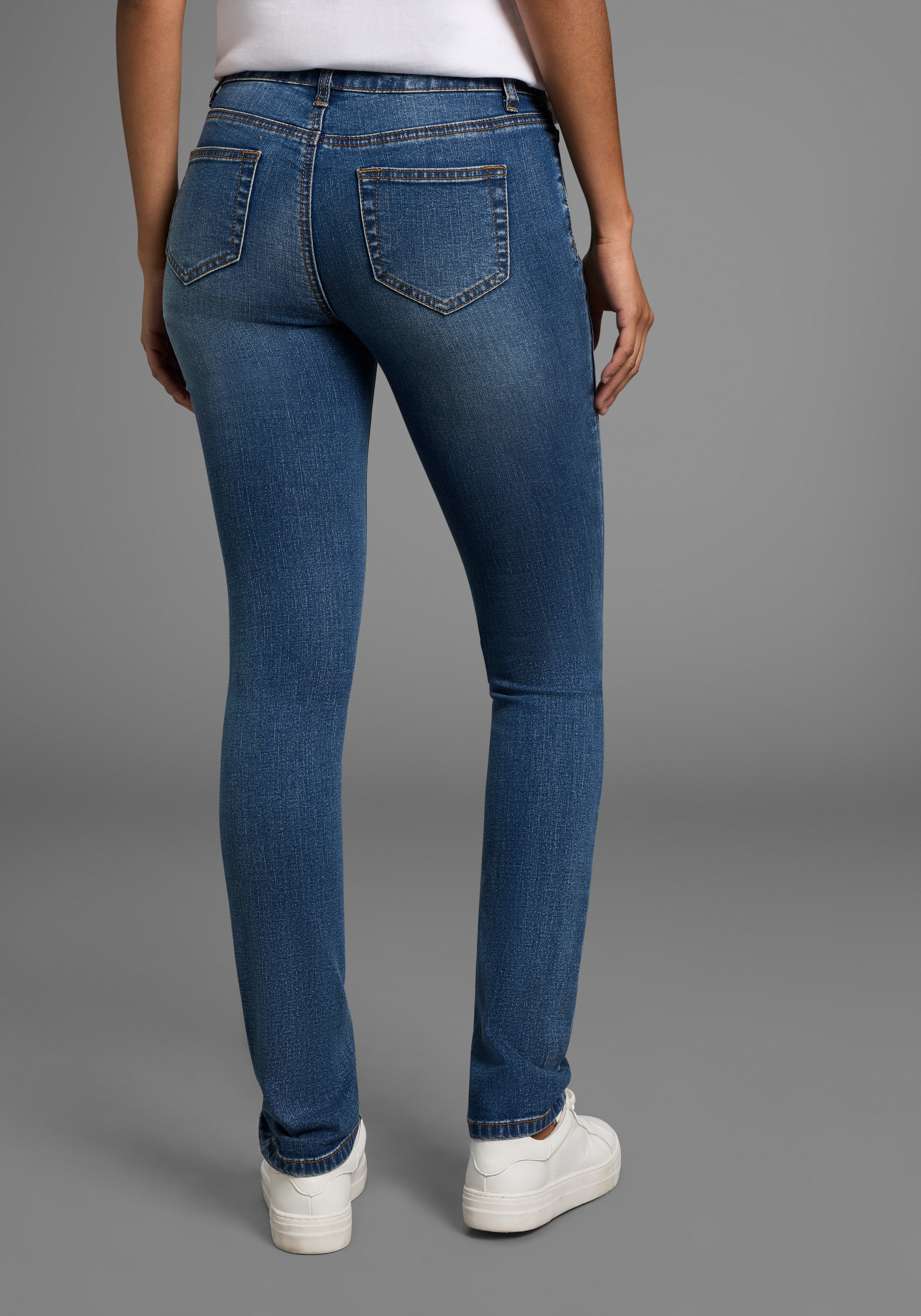 Arizona Comfort-fit-Jeans »mit Keileinsätzen«, niedrige Leibhöhe