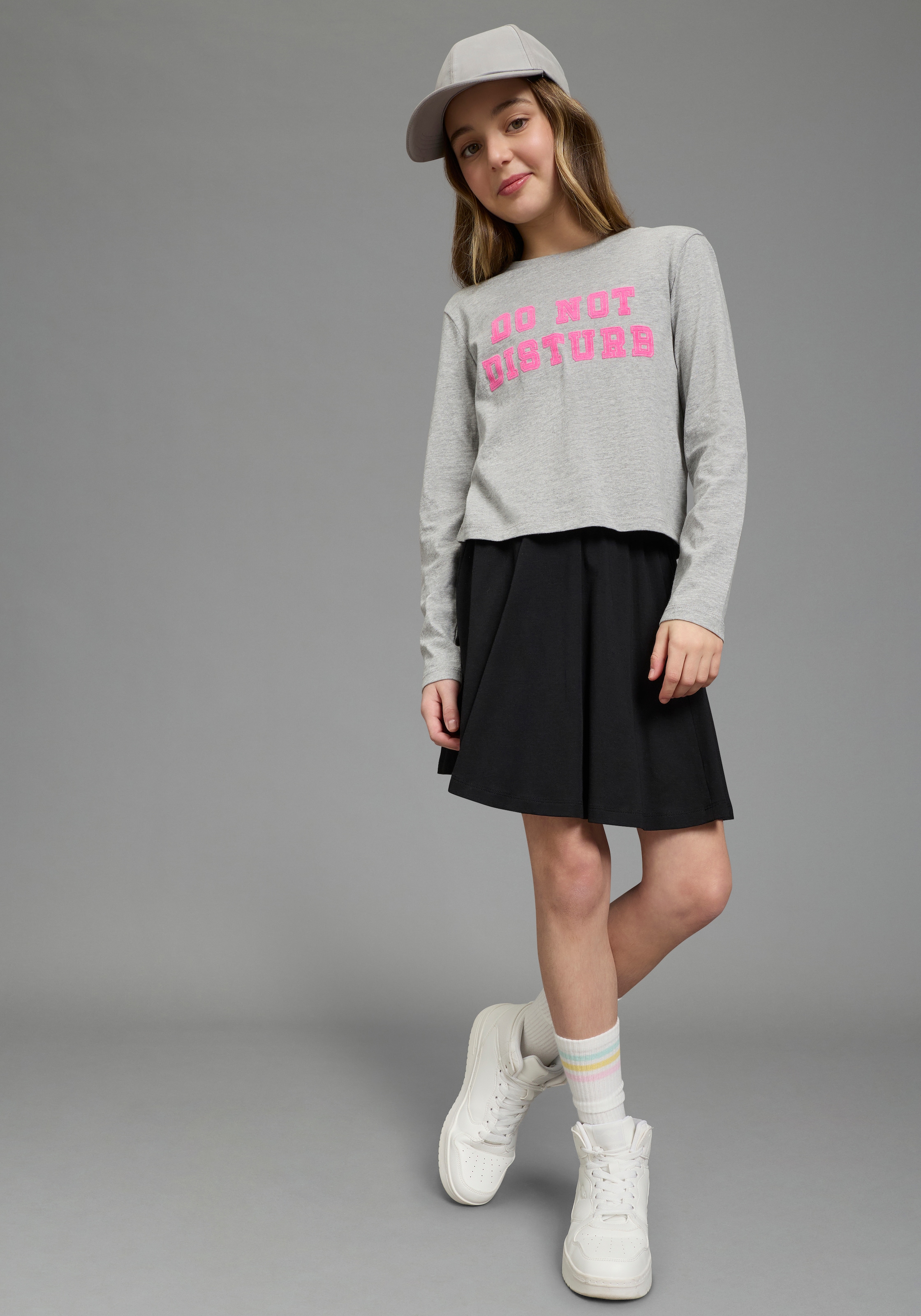 KIDSWORLD Langarmshirt »Langarmshirt mit Spruch: DO NOT DISTURB!« modischer Stil, Langarm, bedruckte Optik mit Statements