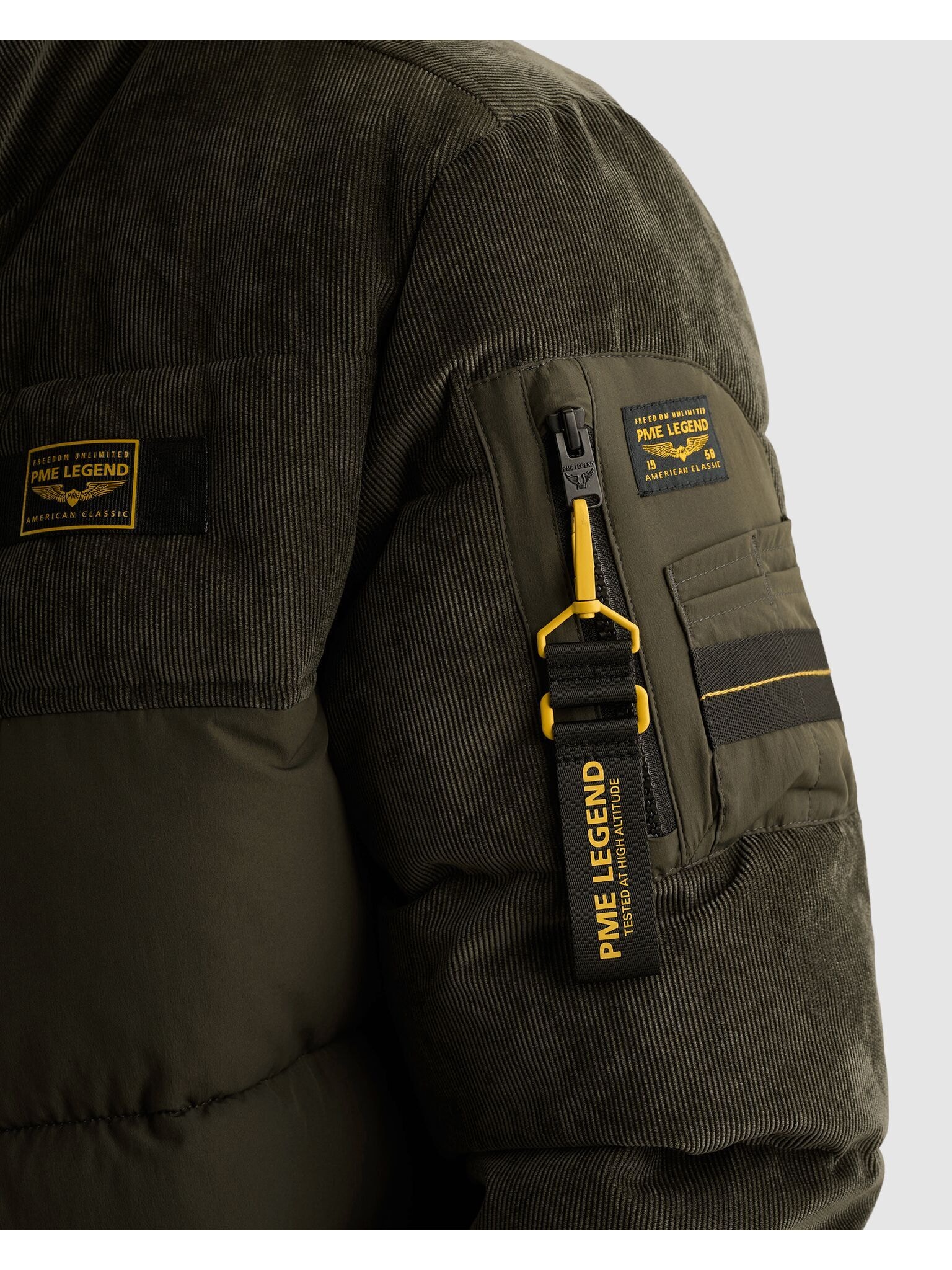 PME LEGEND Winterjacke »GOBBLER Mix fabrics« ohne Kapuze wasserabweisender Materialmix sorgt für zusätzliche Struktur