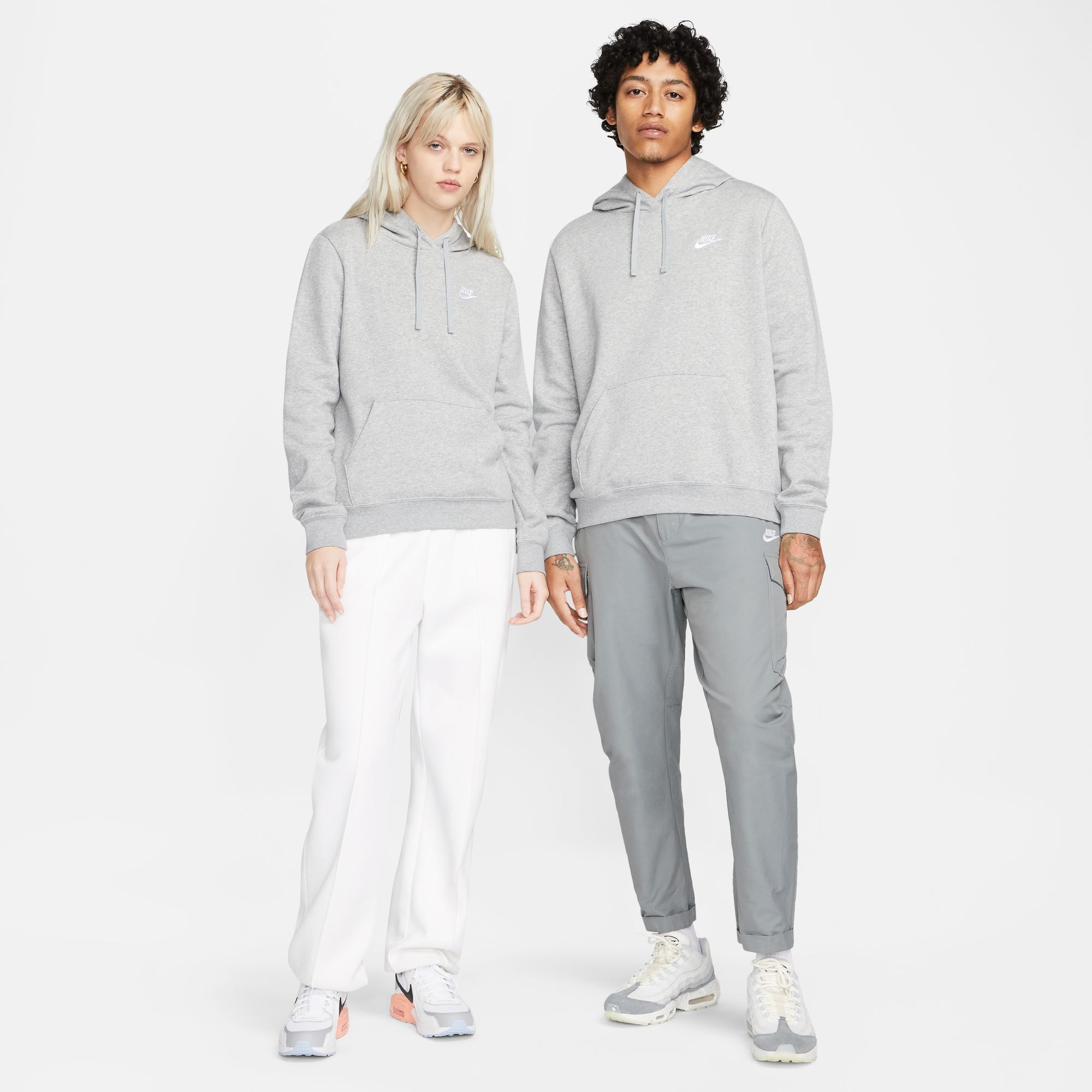 Nike Sportswear Kapuzensweatshirt »CLUB FLEECE WOMEN'S PULLOVER HOODIE«, Damen Kapuzenpullover aus weichem Fleece Material